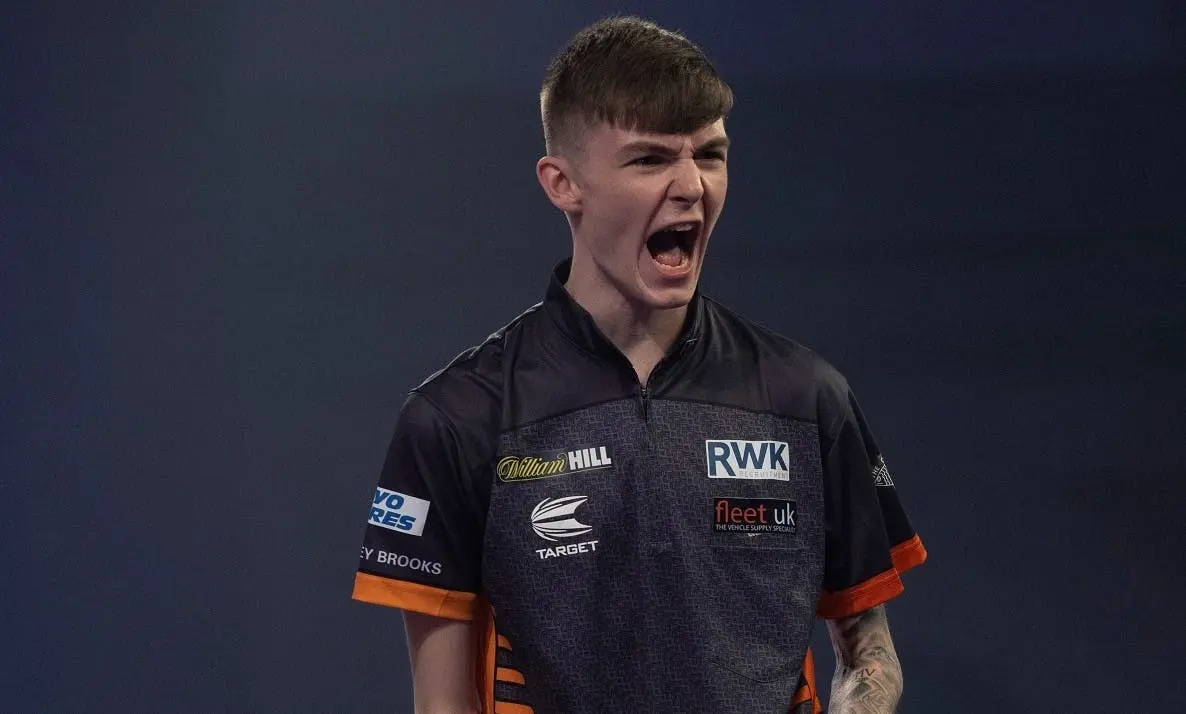 Brooks überrascht mit Sieg über Lewis bei der Hungarian Darts Trophy
