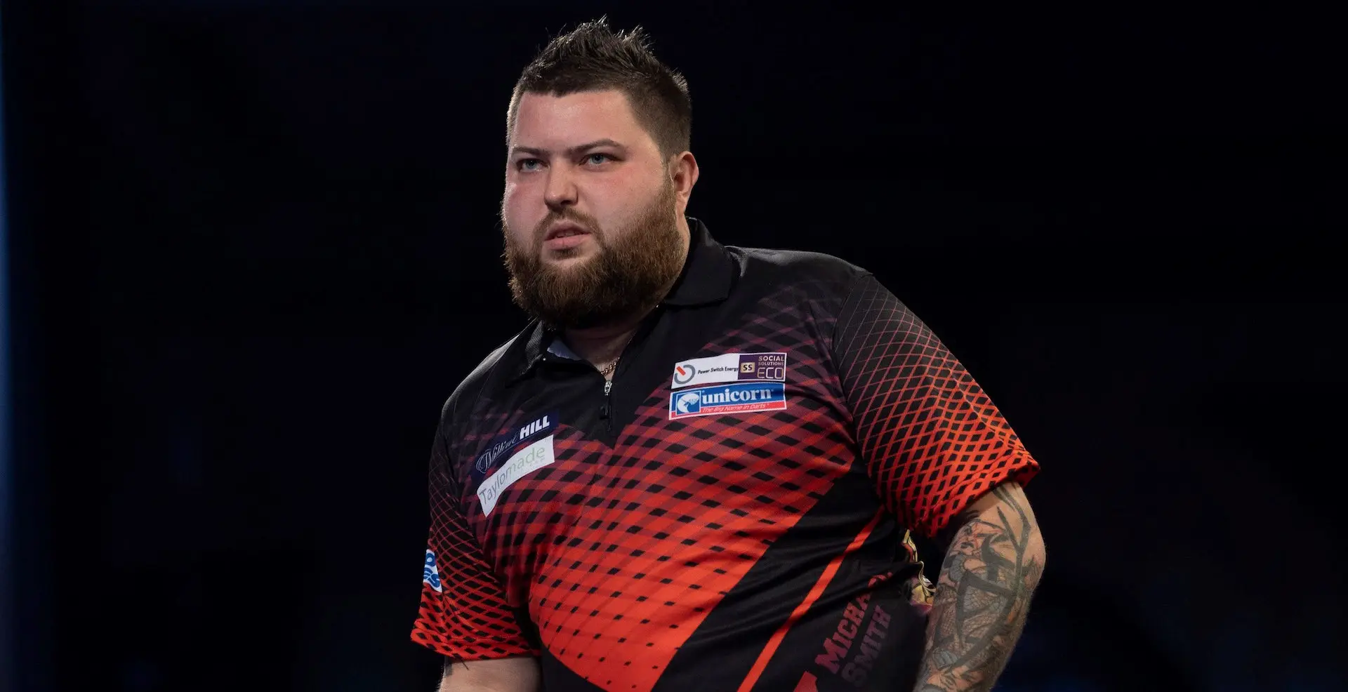 Michael Smith zieht in London in die vierte Runde ein