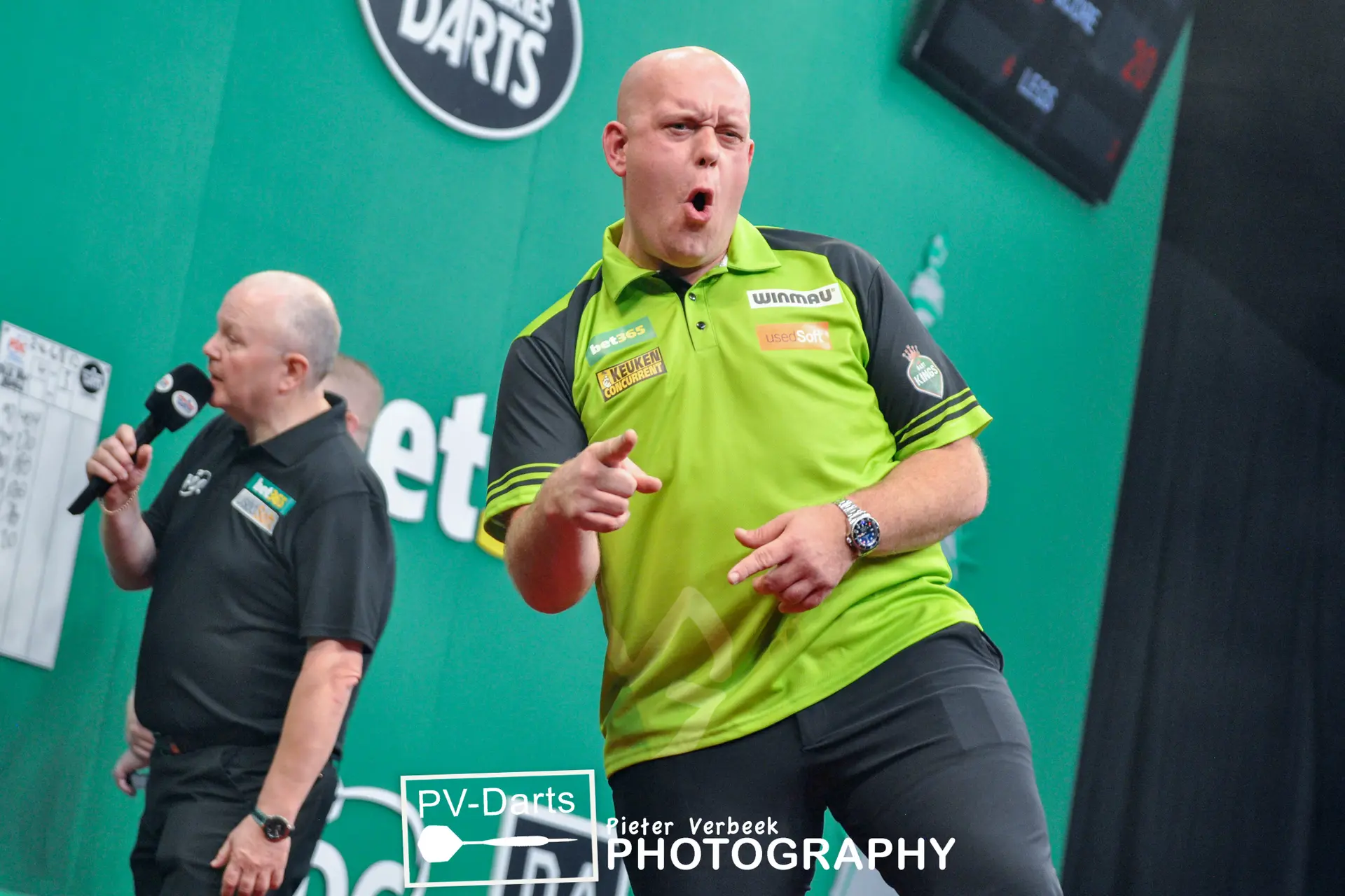 Van Gerwen setzt sich gegen Wade durch und steht im zweiten Halbfinale vor einem Duell mit Price