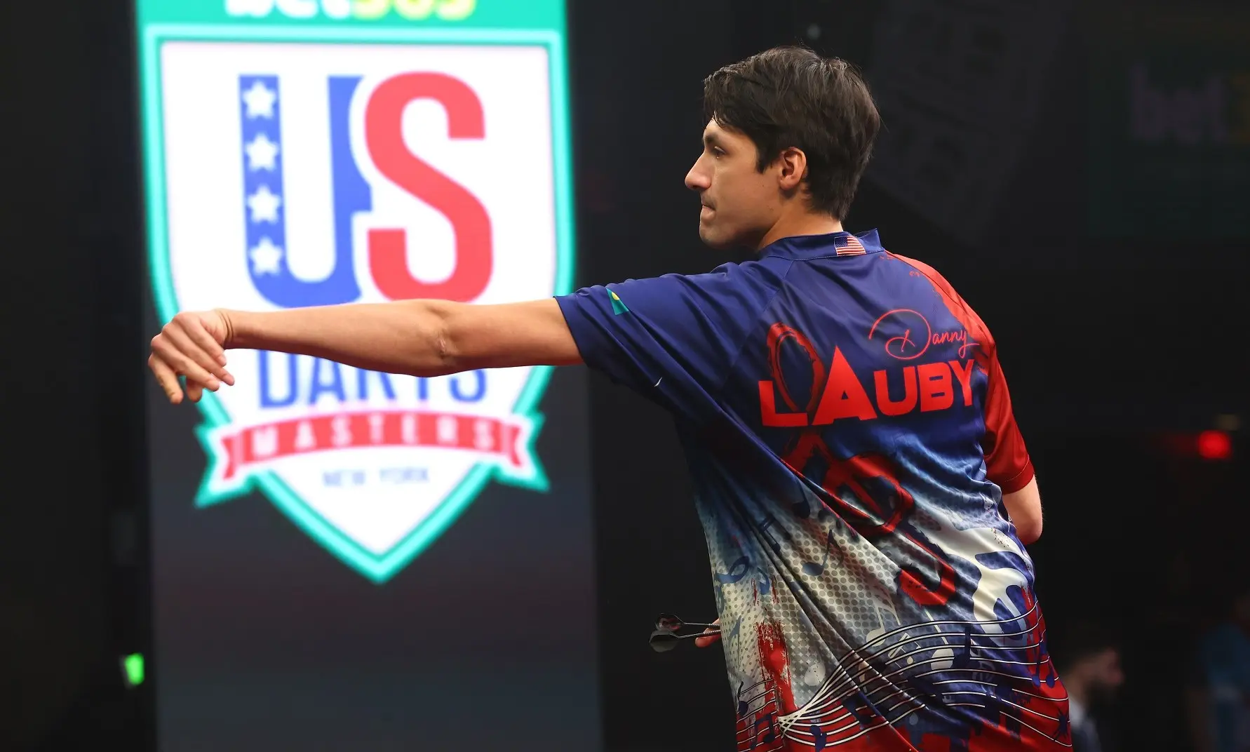 Danny Lauby schockt Rob Cross zum Auftakt des US Darts Masters – Luke Littler, Gerwyn Price und Michael van Gerwen souverän weiter