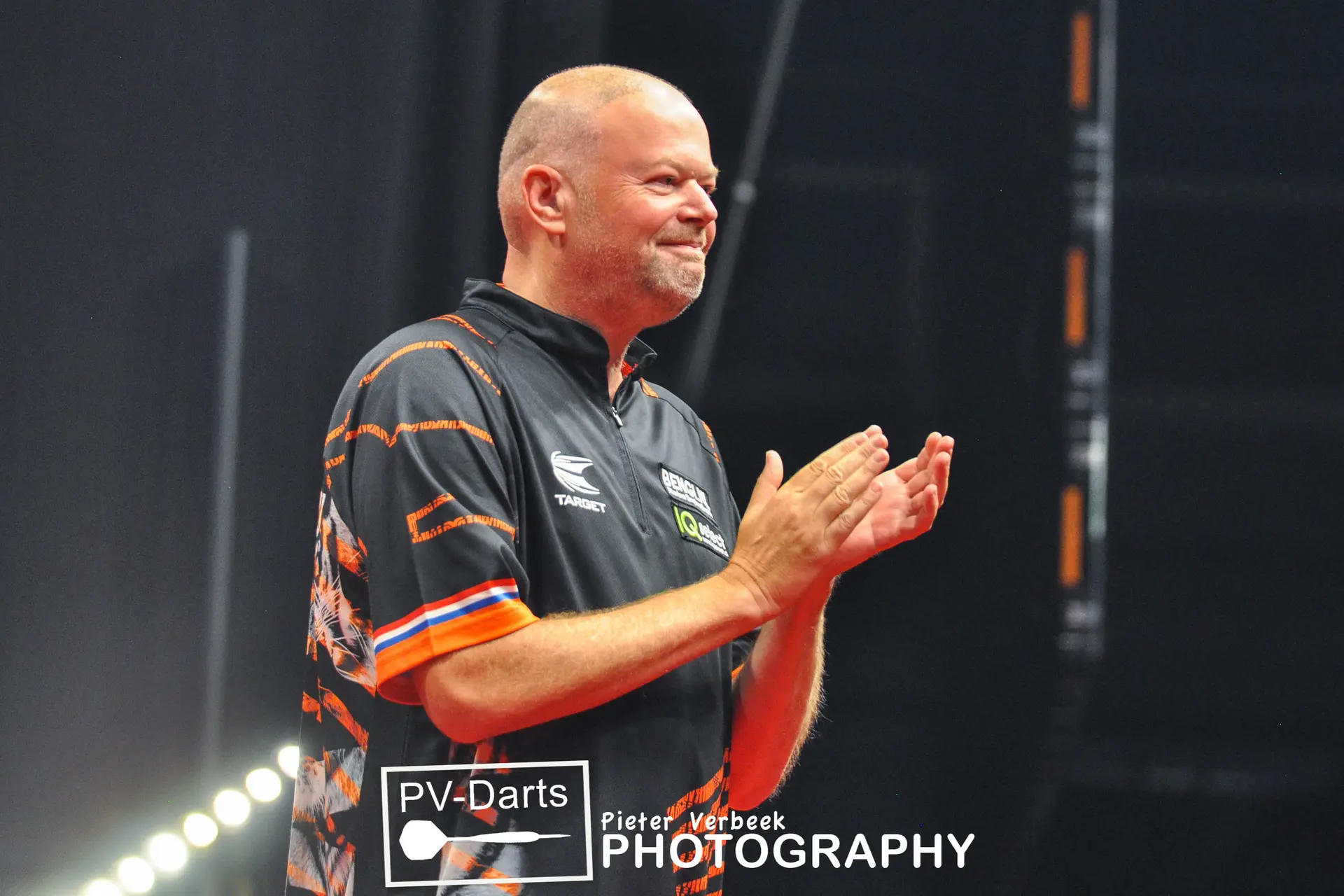 Van Barneveld zeigt Widerstandskraft, verliert aber das Halbfinale gegen Smith beim Grand Slam of Darts