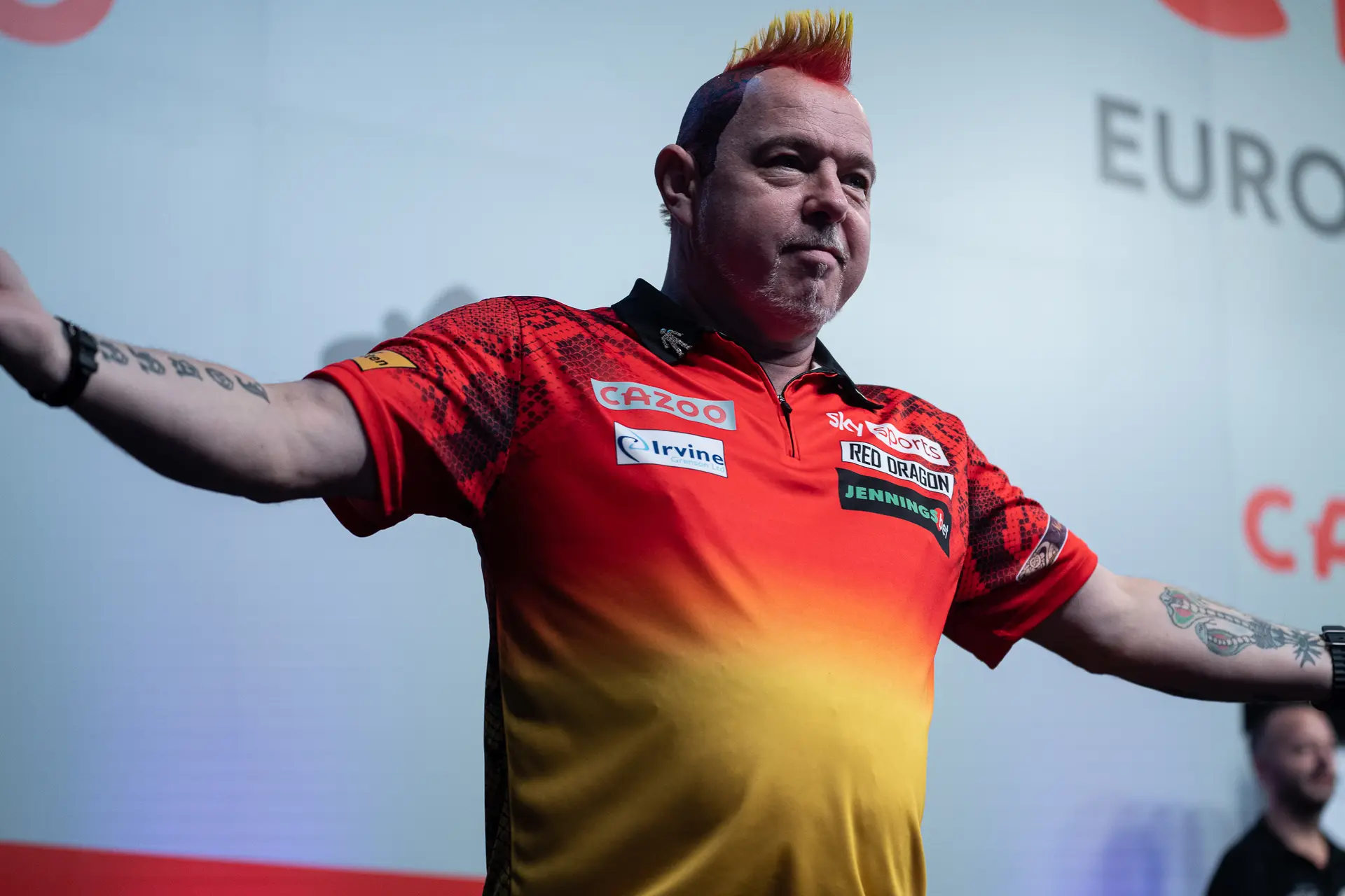 Wright lässt Chisnall weit zurückkommen und holt sich trotzdem den Sieg