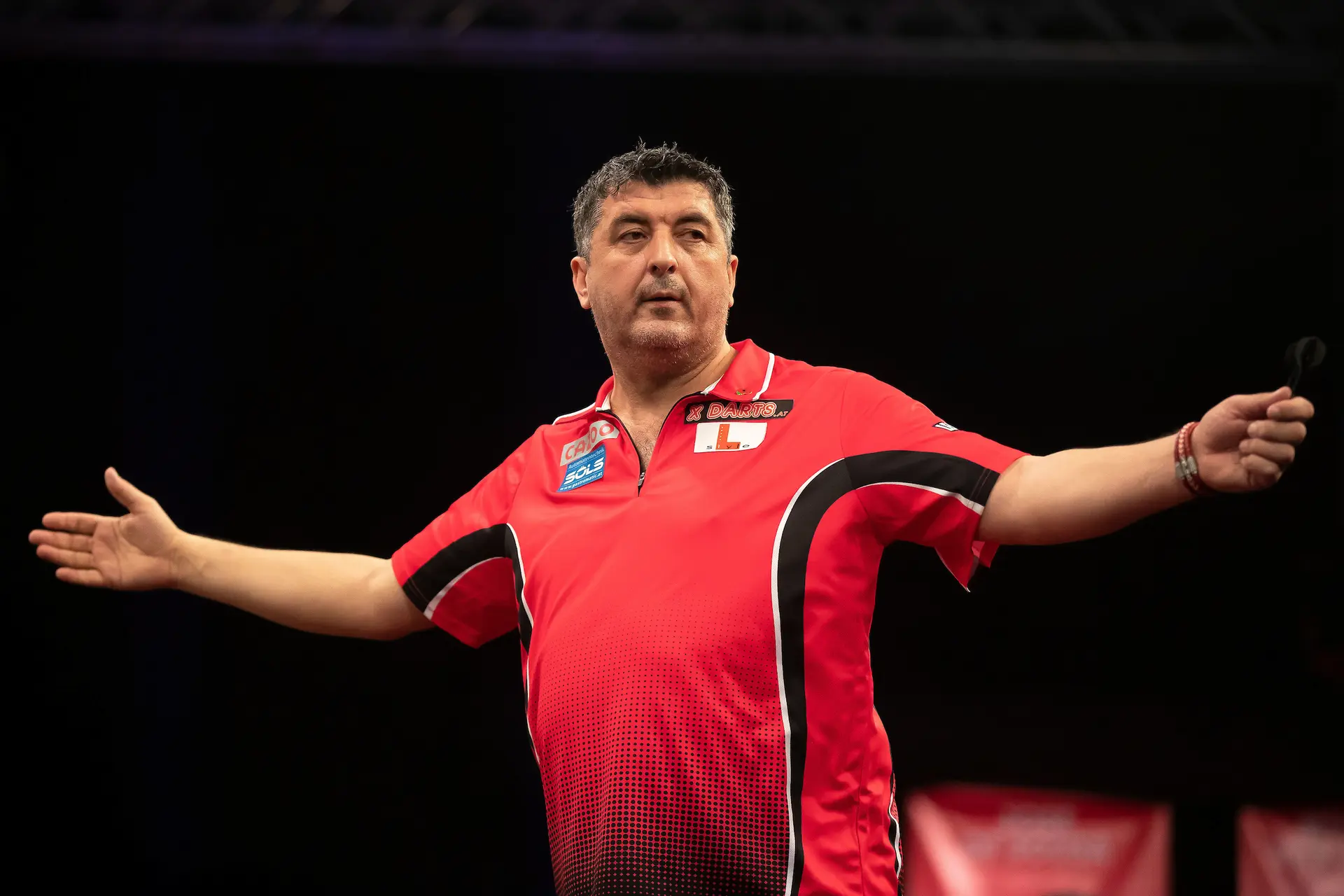 Österreich revanchiert sich mit einem Sieg über die USA, Gibraltar und Japan machen beim World Cup of Darts auf sich aufmerksam
