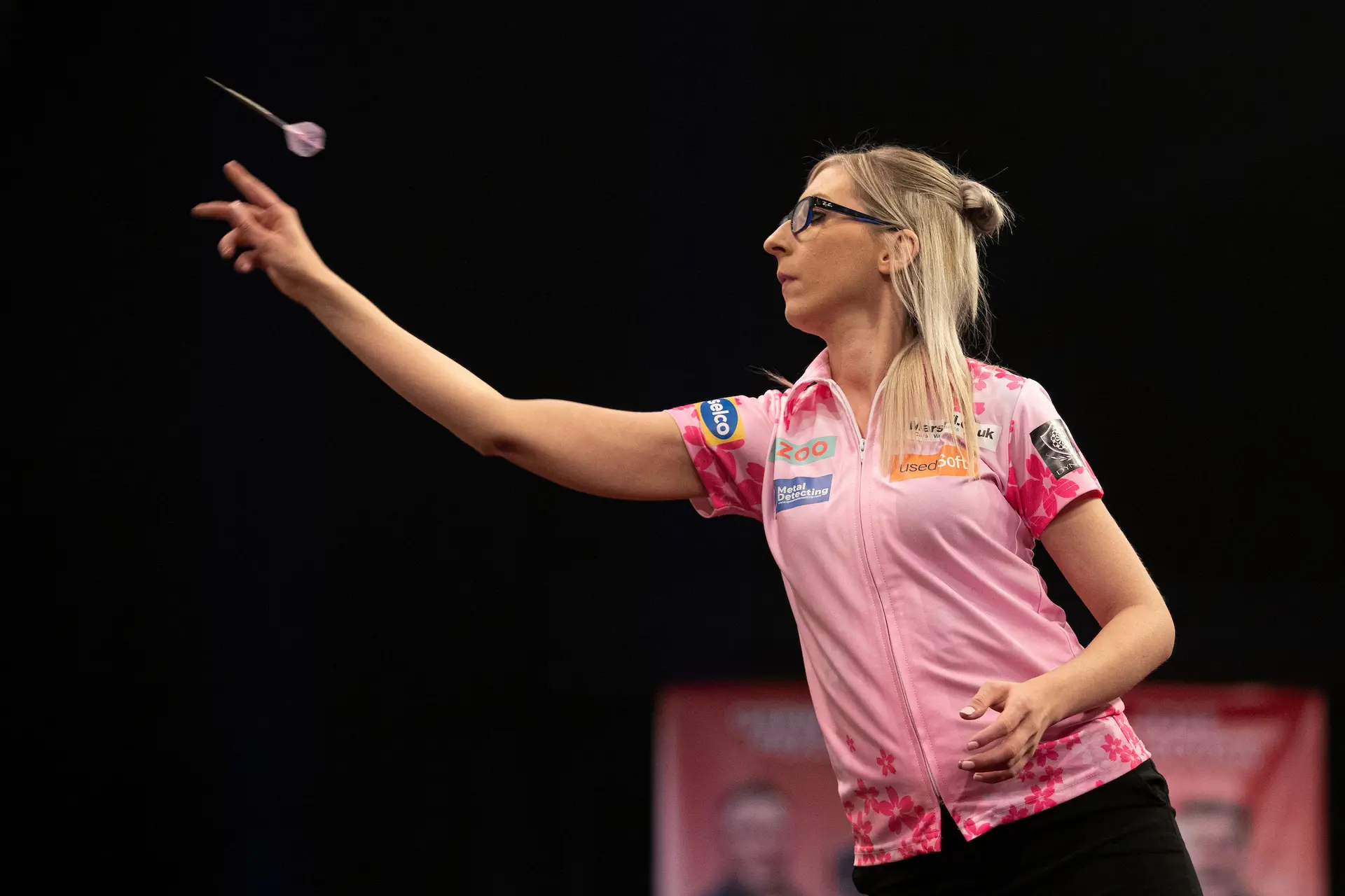 Sherrock schlägt van Gerwen; Price holt Titel bei der Schwaben Darts Gala