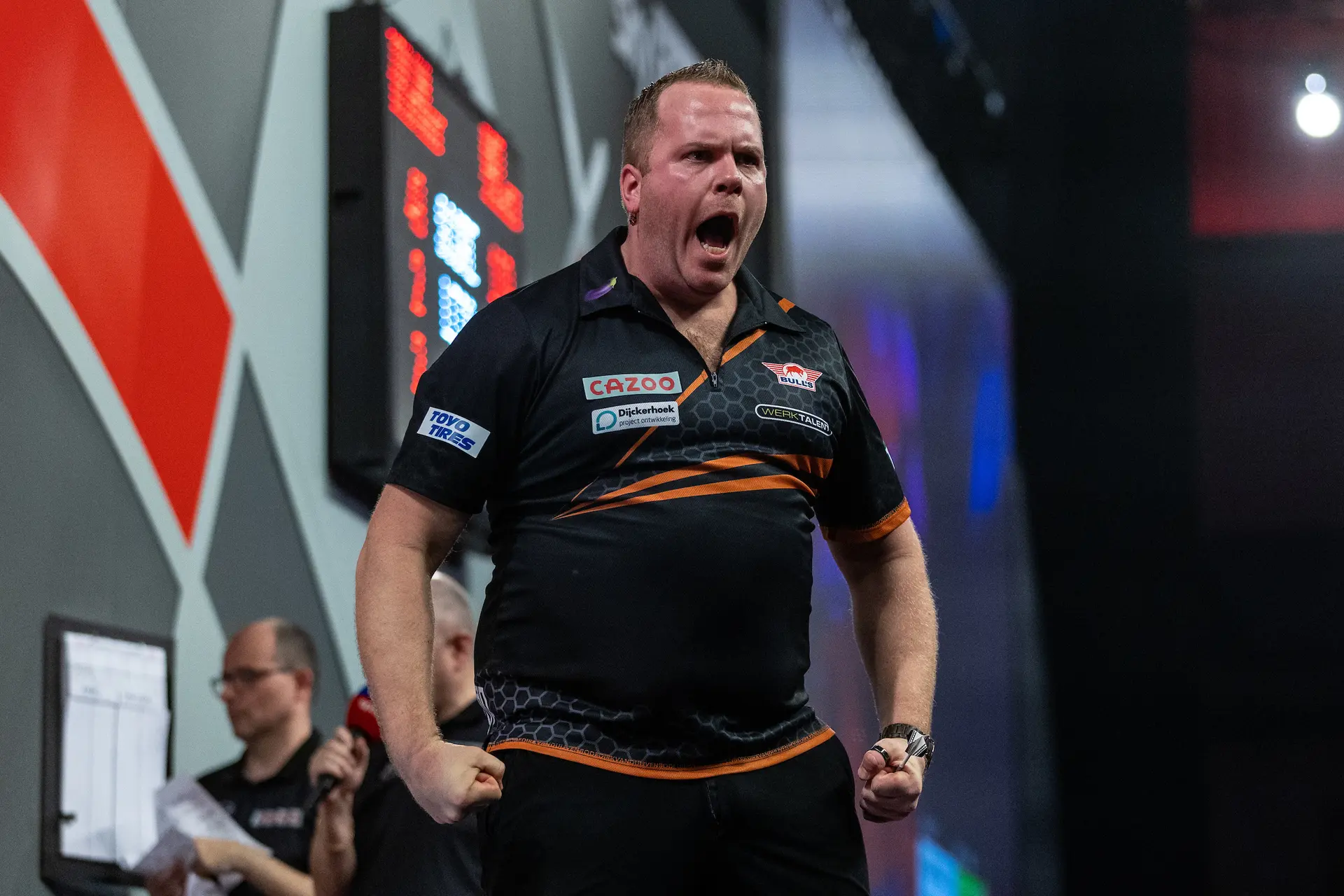Van Duijvenbode überlebt erneut Matchdarts bei der Darts WM und erreicht nach Sudden Death-Krimi das Achtelfinale