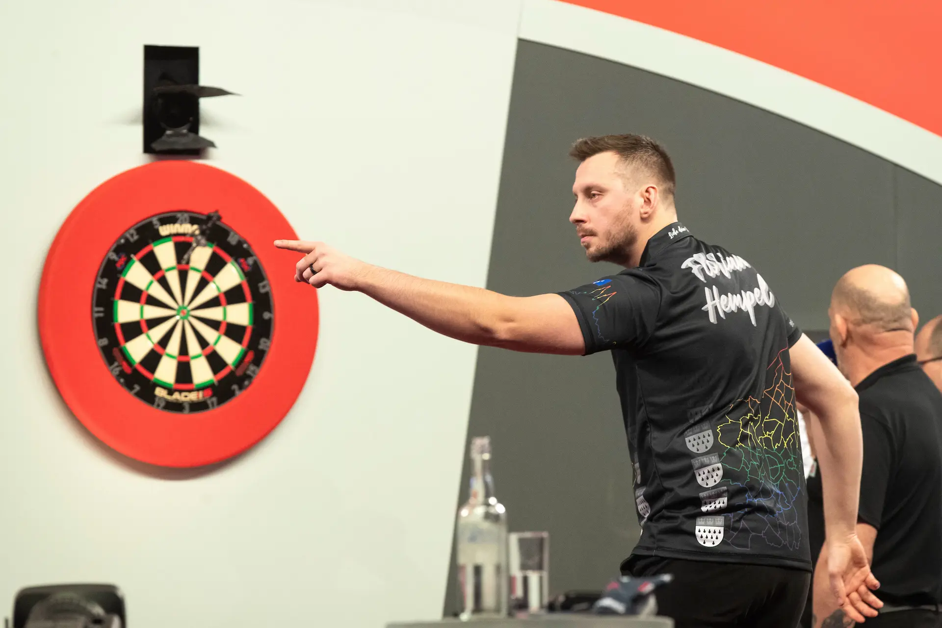 Hempel fühlt sich von Brown nicht provoziert: "Emotionen sind das, was Darts ausmacht"