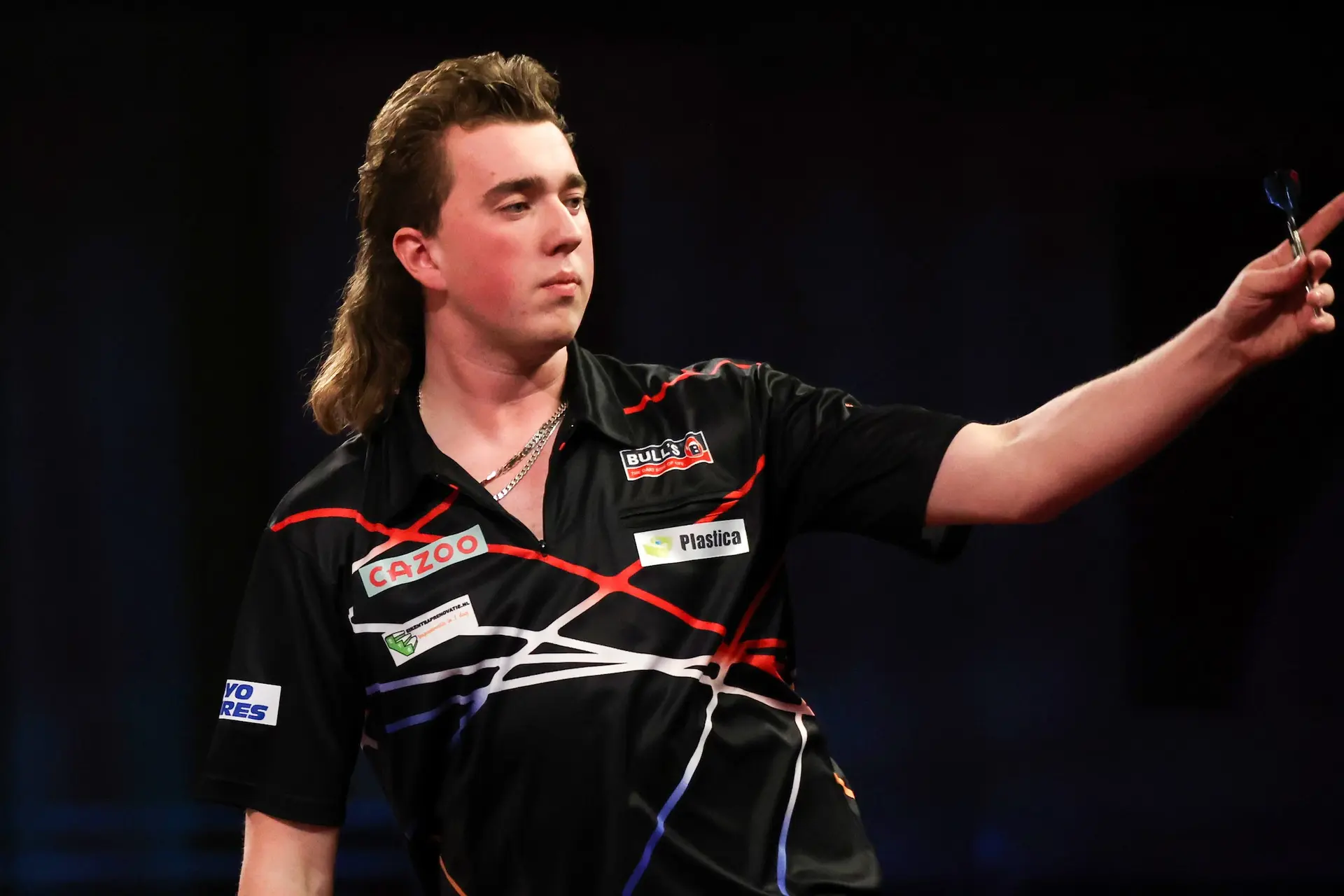 Jansen sichert sich nach hartem Kampf Weiterkommen bei der Darts WM