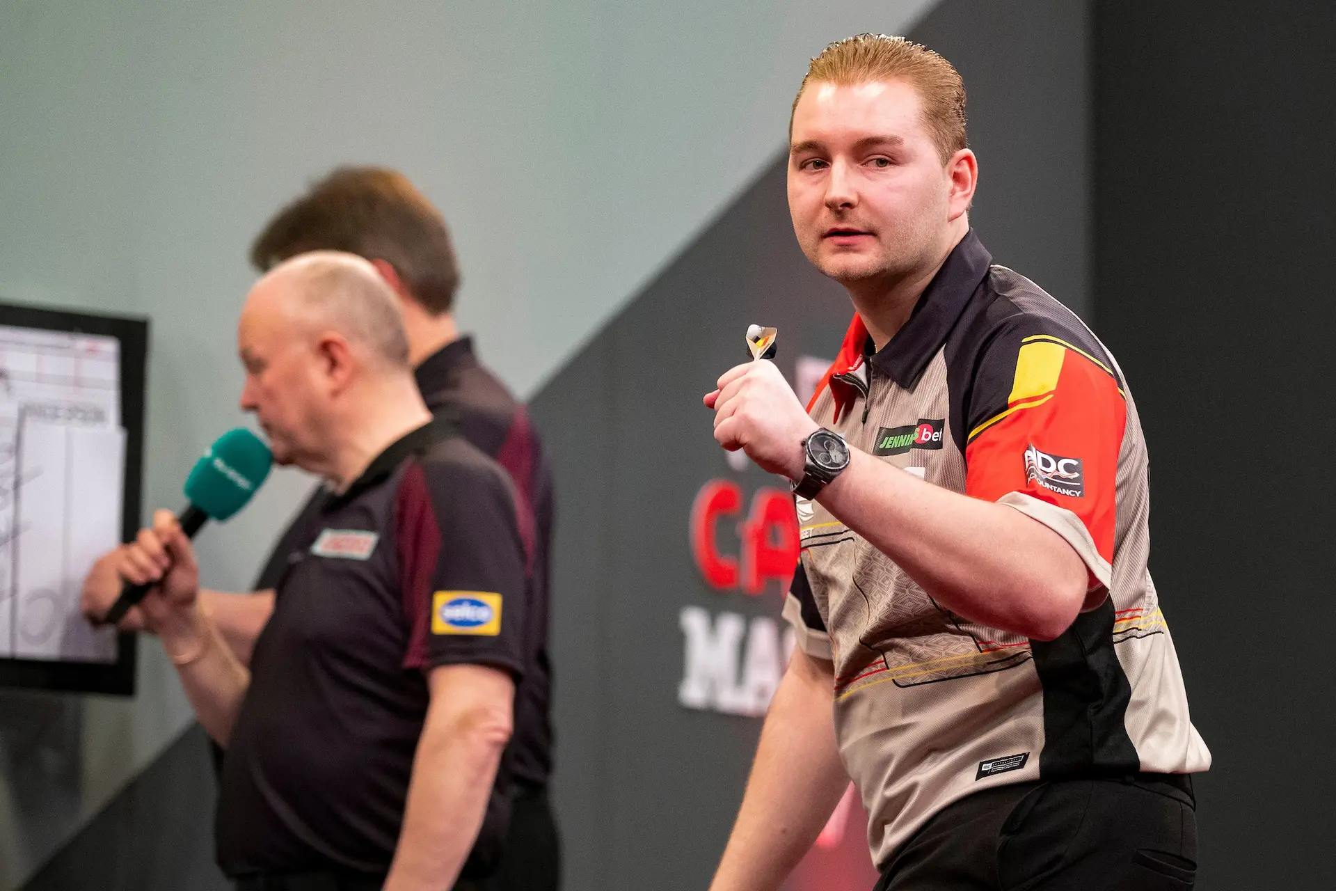 PDC gibt Namen für Premier League Darts 2023 bekannt: Wildcard für Van den Bergh, Clemens erwartungsgemäß nicht aufgestellt
