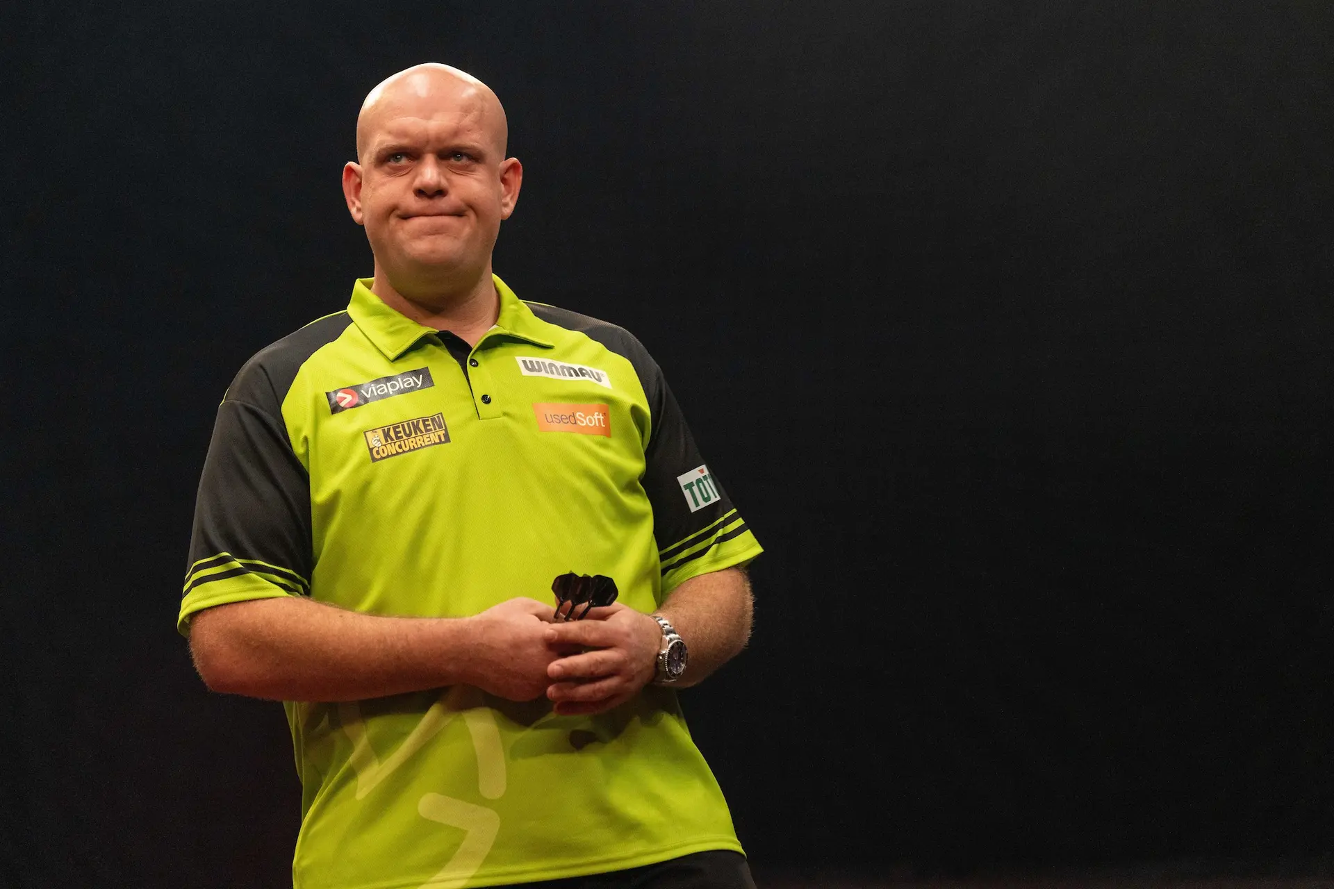 Van Gerwen verliert trotz 110er Average gegen Price in Cardiff; Price gegen Aspinall im Wochenfinale