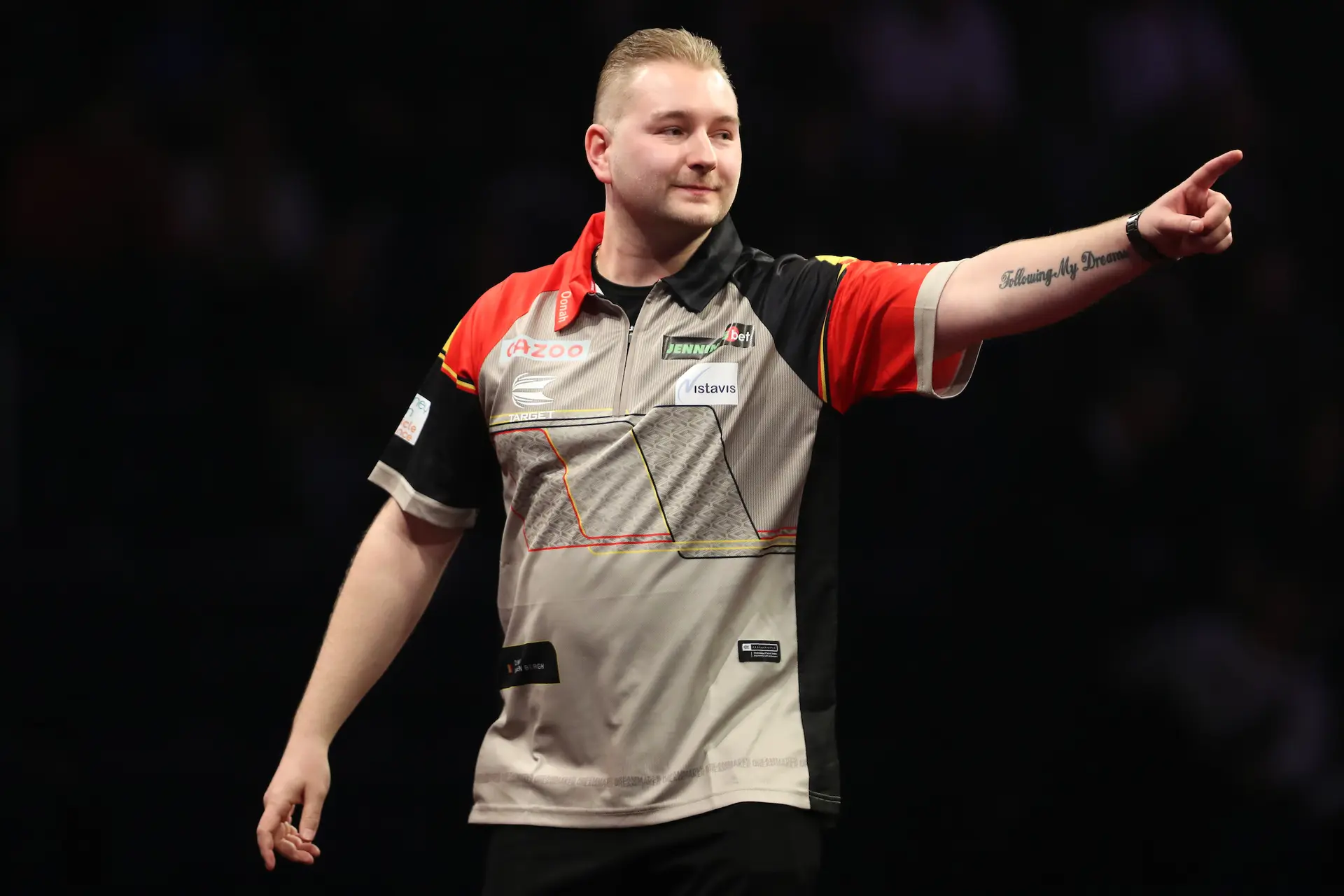 Schindler unterliegt per Whitewash, Van den Bergh setzt sich bei den European Darts Open gegen Wade durch