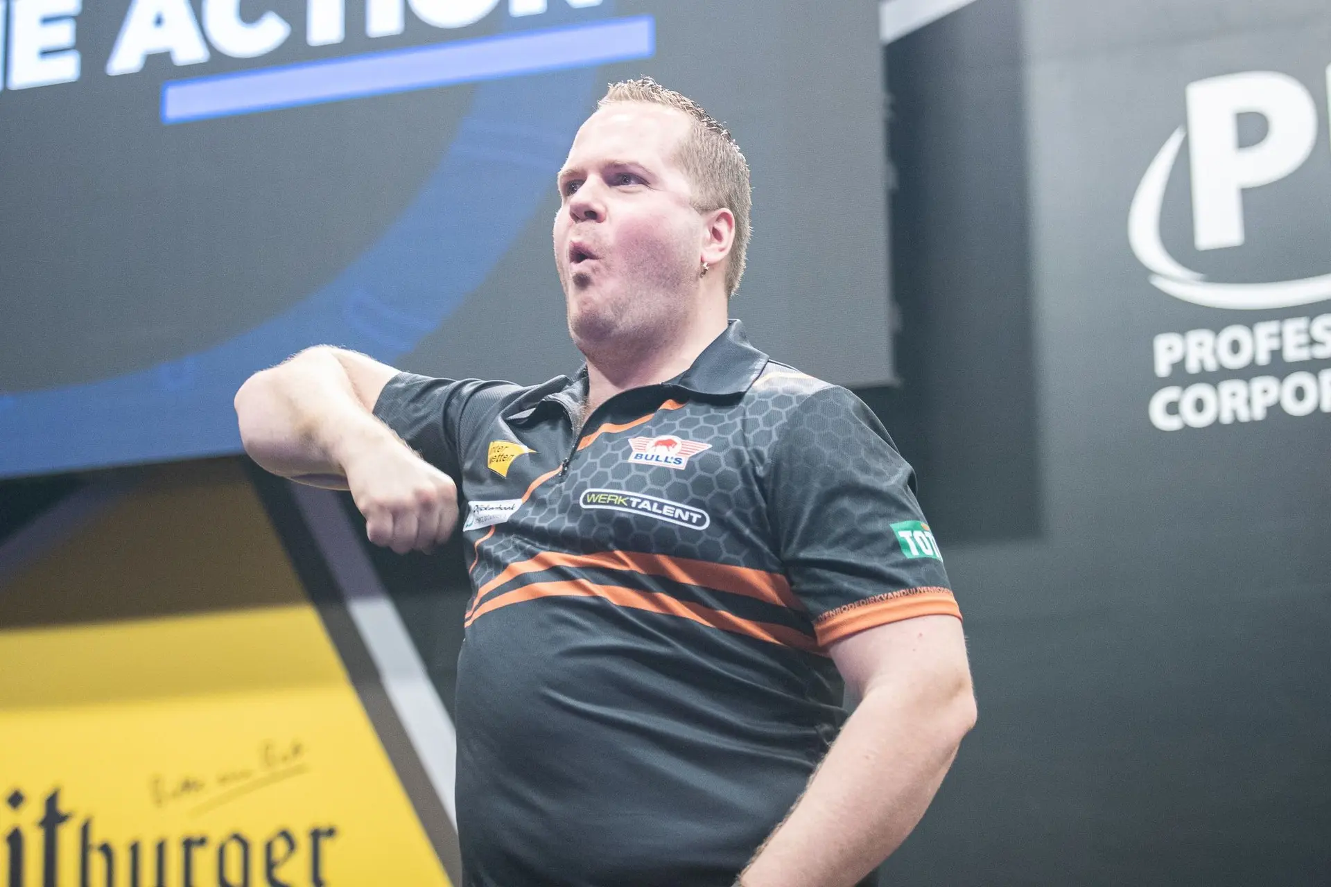 Van Duijvenbode gibt ein würdiges Gastspiel in Ahoy: "Wenn ich in der Premier League spiele, möchte ich auch in den Playoffs voll antreten"