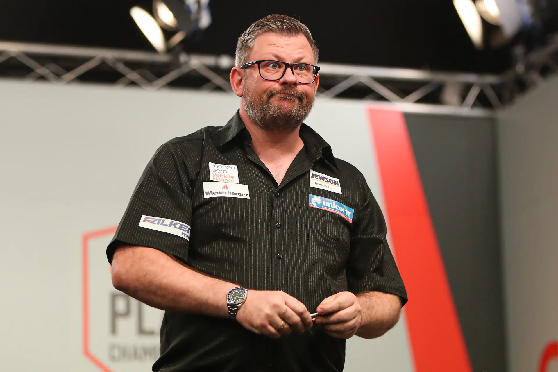 Wade spielt nur wegen des Geldes Darts: "Wenn ich genug Geld verdienen würde, um aufzuhören, warum sollte ich dann weitermachen?"