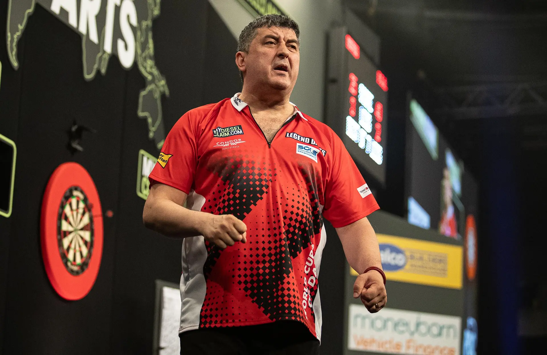 Österreich besiegt China beim World Cup of Darts 2024 ohne Legverlust; Australien mit knappem Sieg