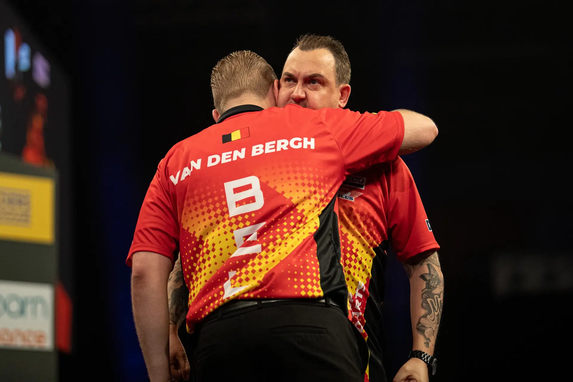 Belgien eliminiert niederländisches Duo beim World Cup of Darts