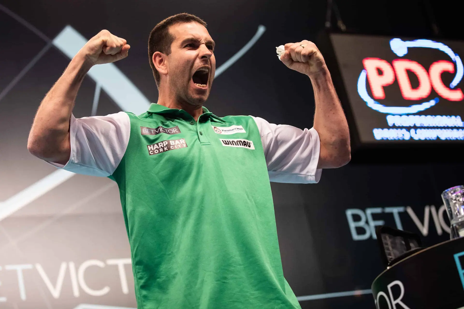 Keane Barry führt Irland mit O'Connor zu einem vielversprechenden Start in den World Cup of Darts