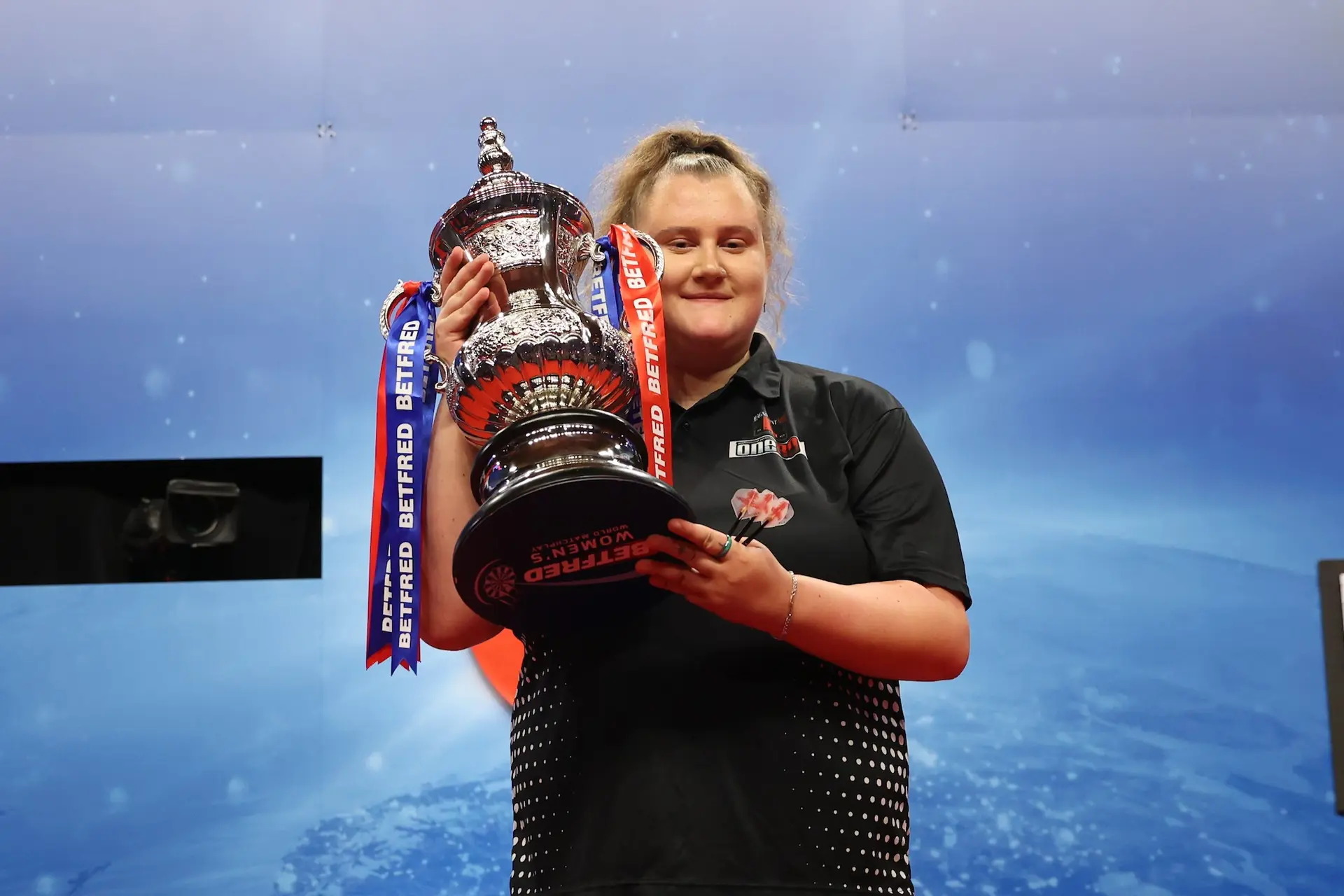 Die brillante Beau Greaves gewinnt das Women's World Matchplay 2024 mit einer sensationellen Leistung im Finale gegen Fallon Sherrock