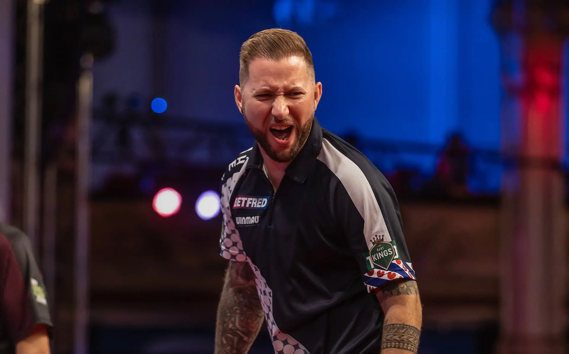 Noppert mit höchstem Average in der ersten Runde ins Viertelfinale in Neuseeland; Weltmeister Michael Smith kommt mit großer Mühe weiter