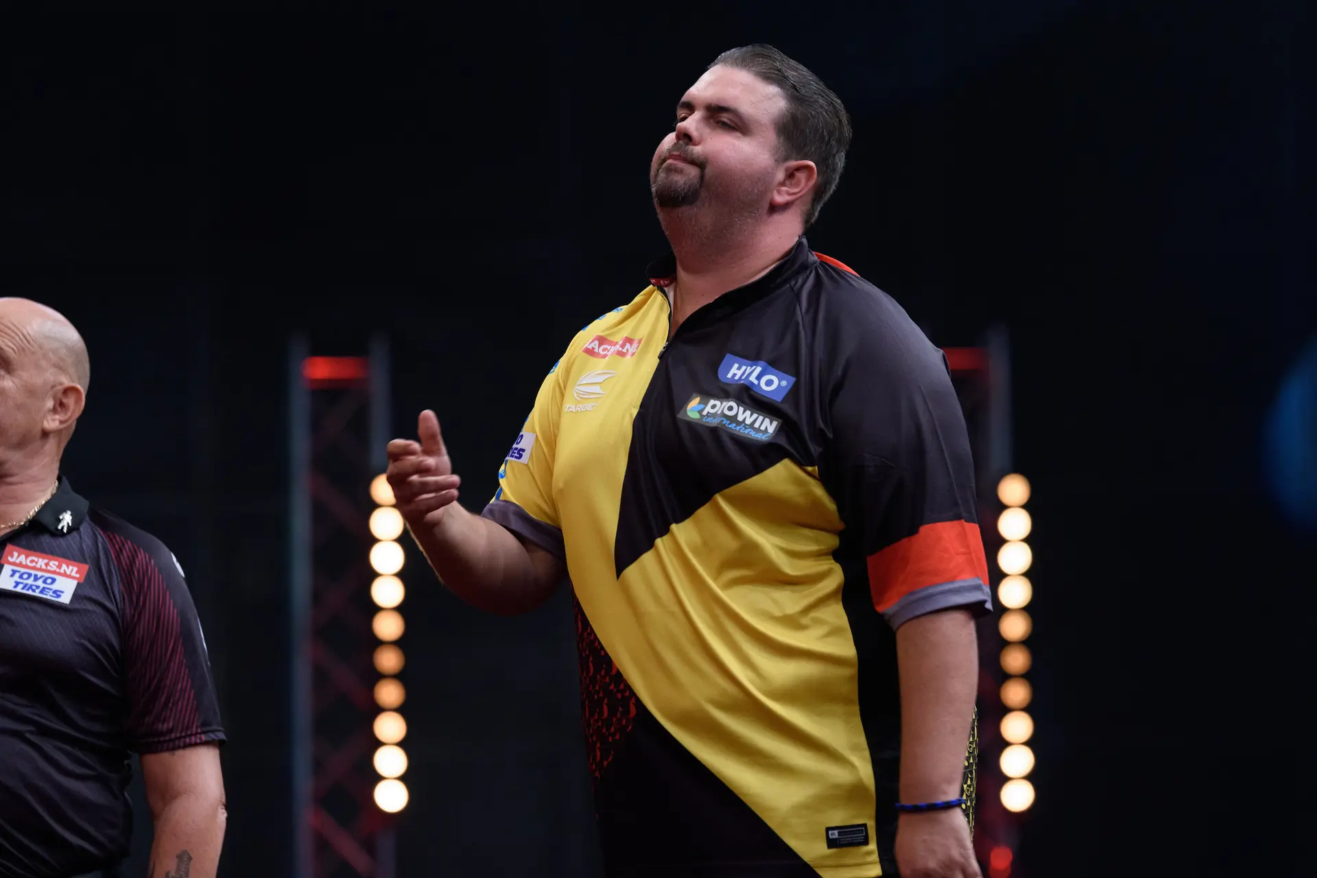 Gabriel Clemens mit schlechter Doppelquote bei der Darts WM gegen Dave Chisnall ausgeschieden