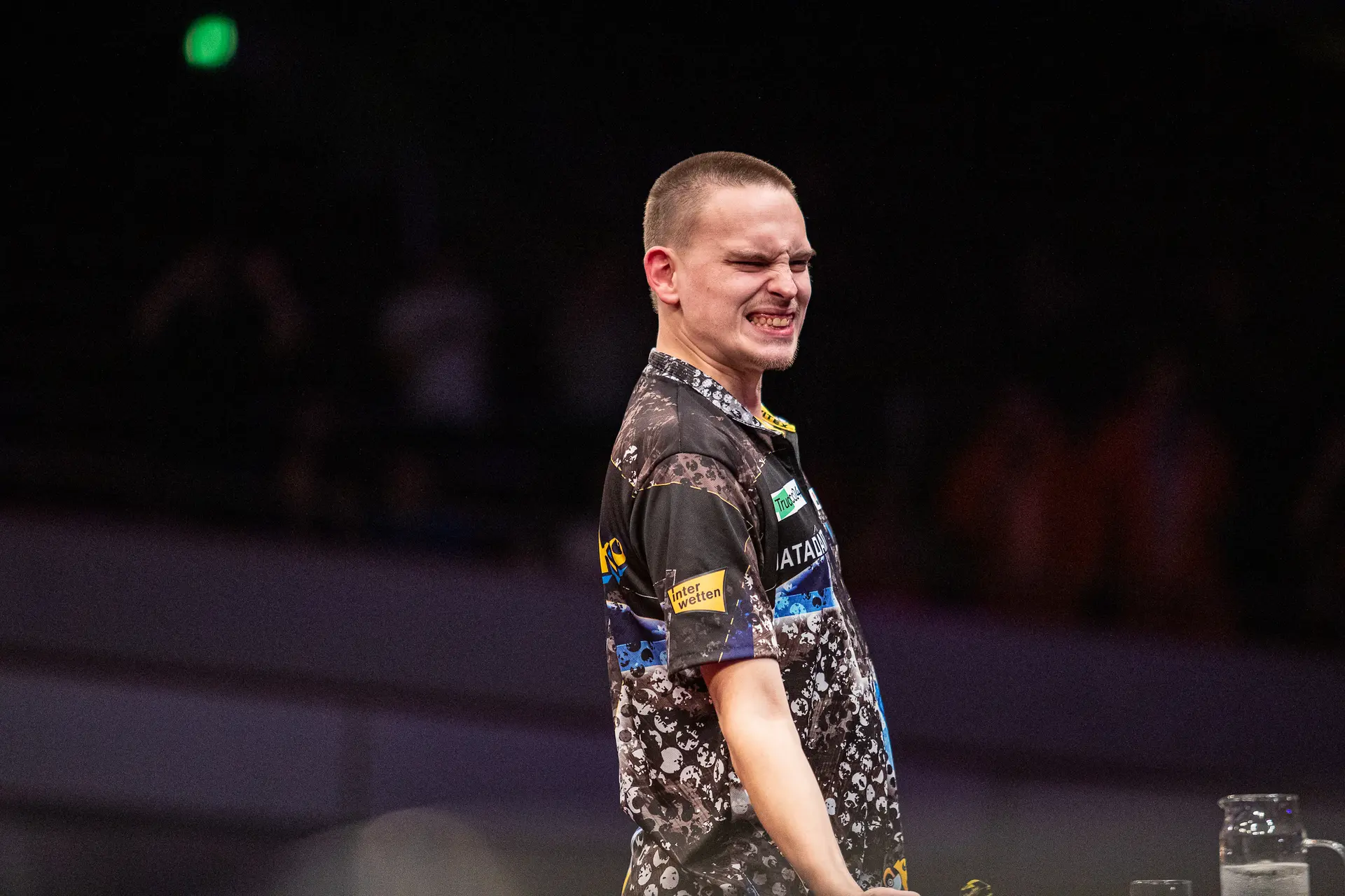 Aus für Ricardo Pietreczko im Achtelfinale der Players Championship 29; Gerwyn Price gegen Gian van Veen im Viertelfinale