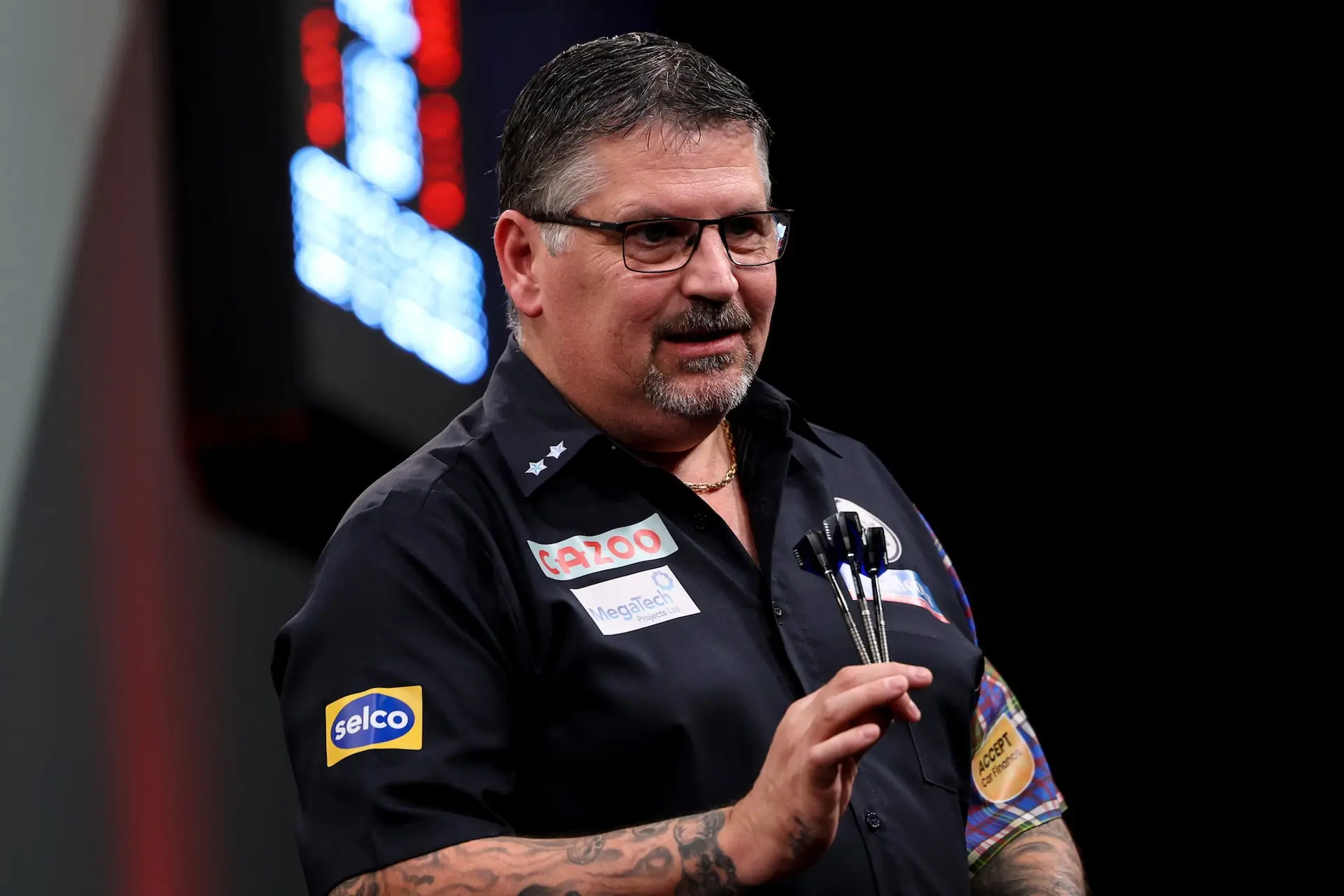 Gary Anderson besiegt Dirk van Duijvenbode, Stephen Bunting überlebt Matchdart gegen Dave Chisnalls