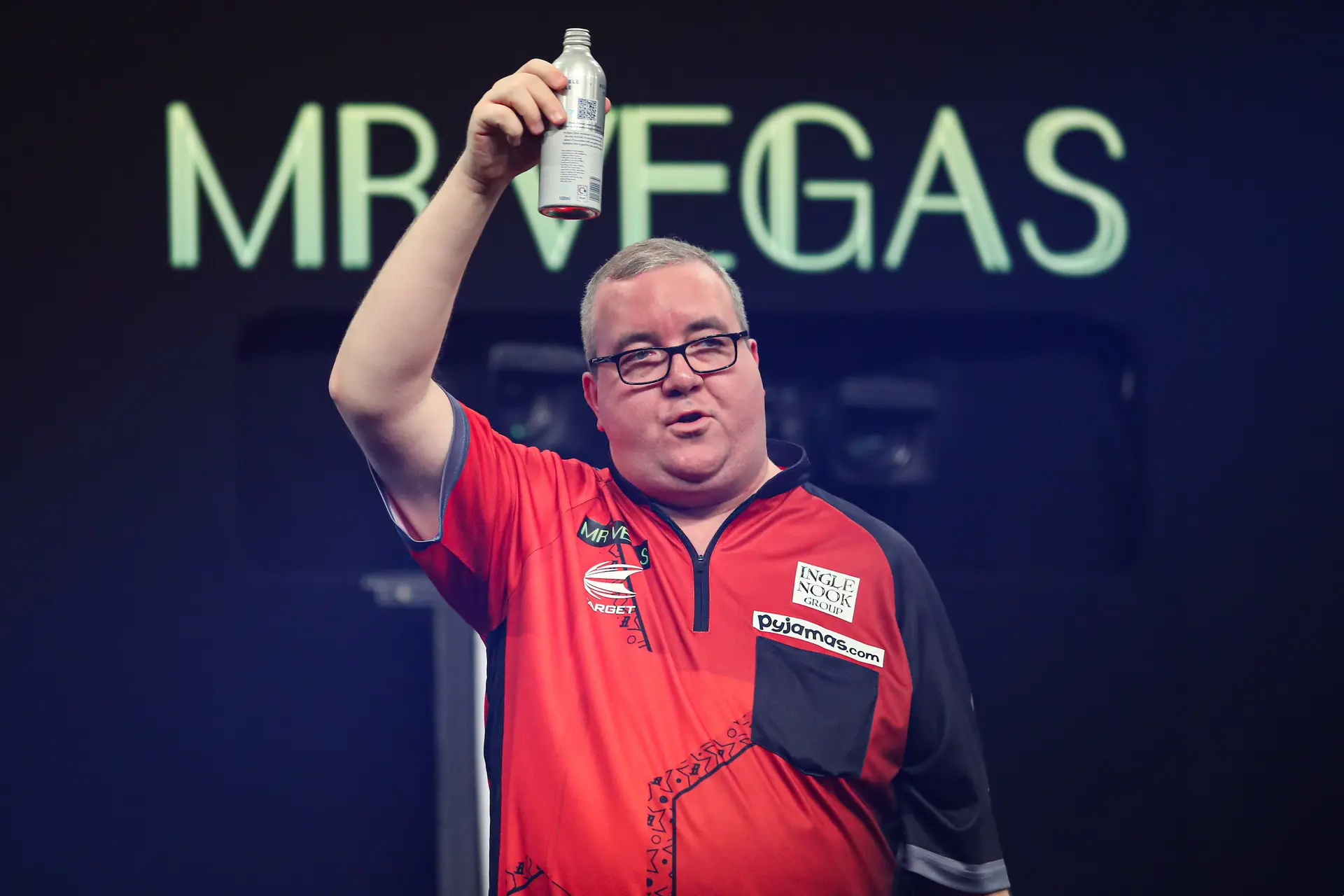 Bullseye Baby für 'The Bullet'! Stephen Bunting begrüßt den neugeborenen Theo im Haushalt