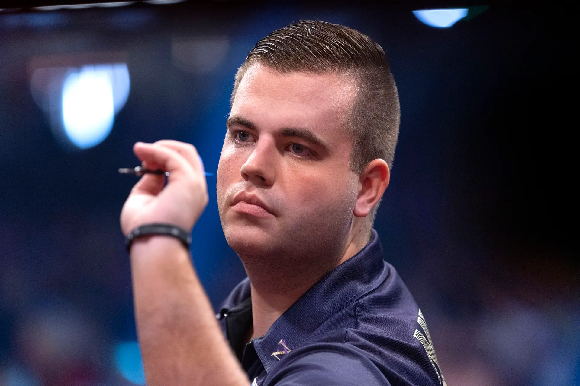 Niels Zonneveld zieht bei der Darts WM trotz eines mittelmäßigen Spieles in die zweite Runde ein