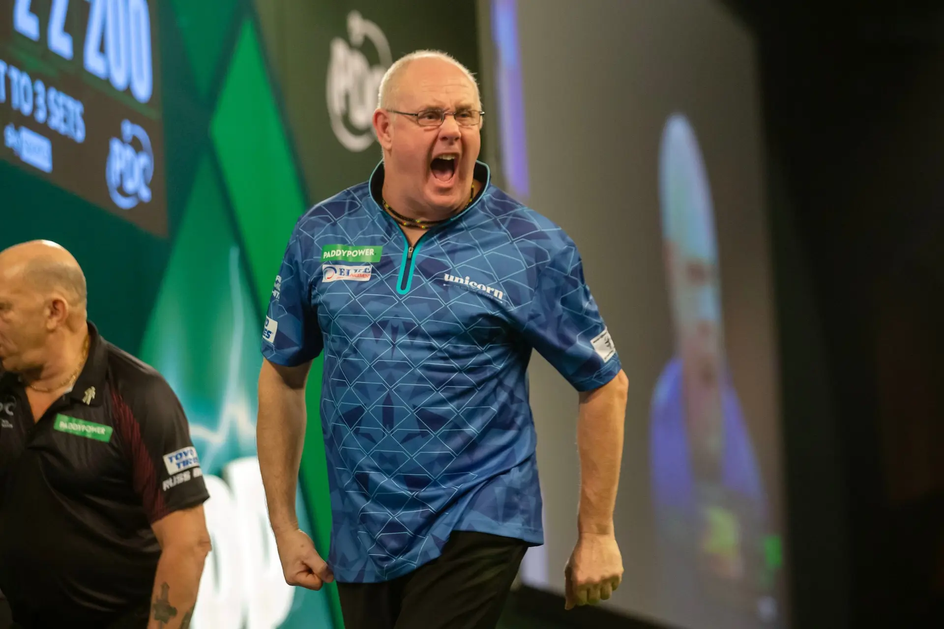 Ian White wirft European Championship-Titelträger Edhouse bei der Darts WM aus dem Rennen und besiegelt Showdown mit Luke Littler