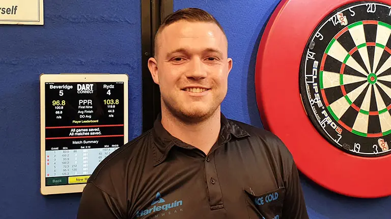 Darren Beveridge sorgt bei der Q-School mit zwei 170er-Finishes in Folge für Aufsehen