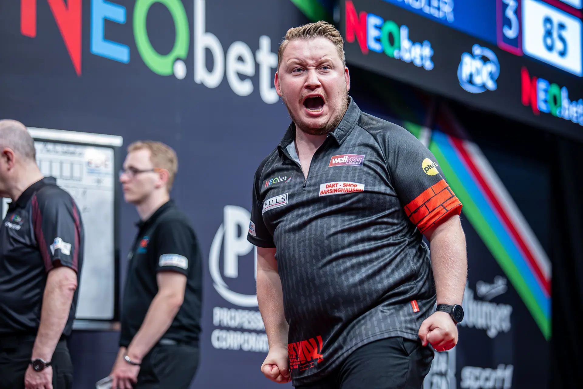 VIDEO: Martin Schindler trifft den 3. 9-Darter des Wochenendes in Ungarn