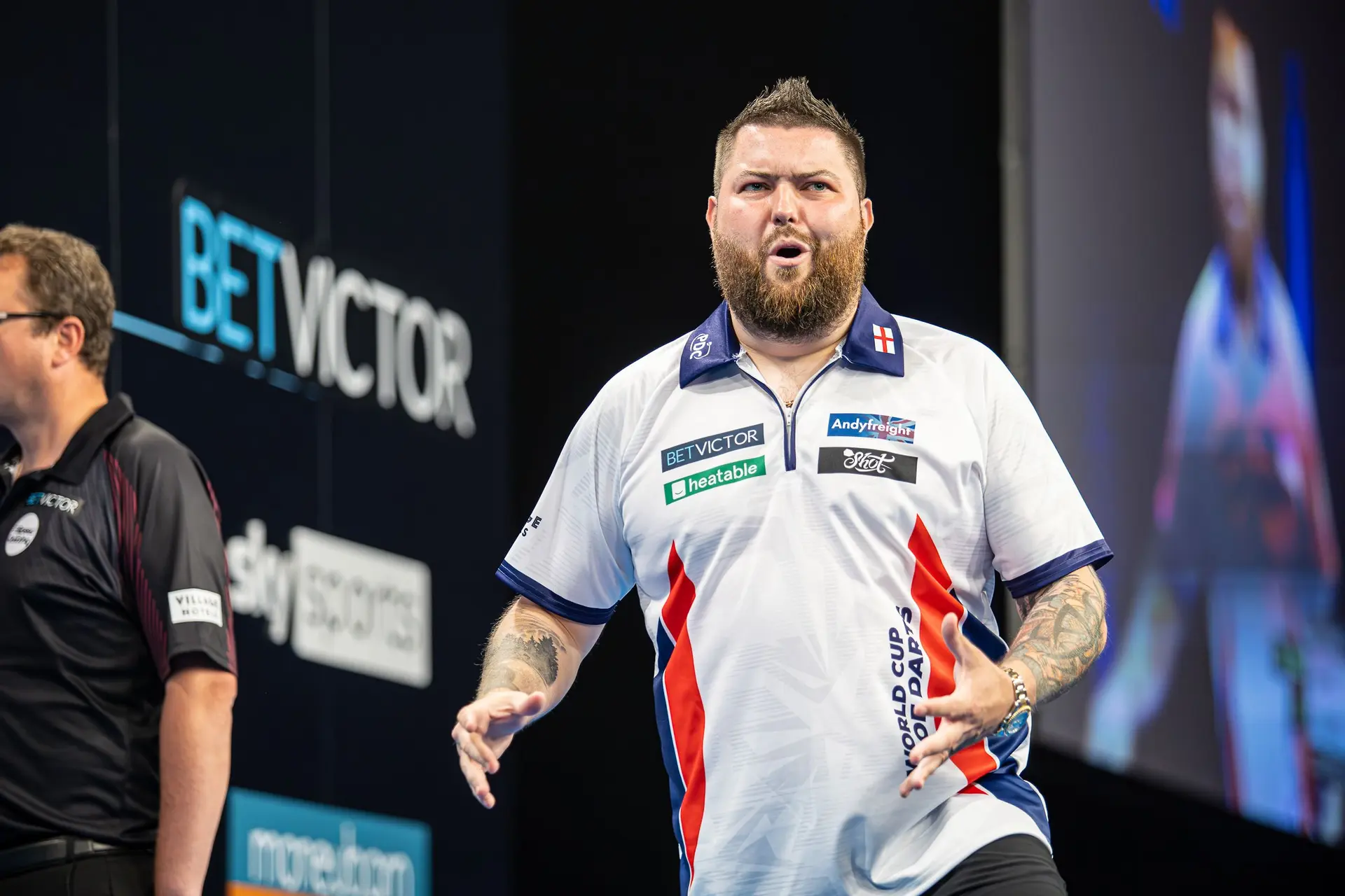 "Der Kerl hat gerade einen Average von 78 und versucht, mich zu verarschen?!" - Michael Smith nimmt Peter Wright nach versuchten World Cup of Darts Psychospielchen auseinander