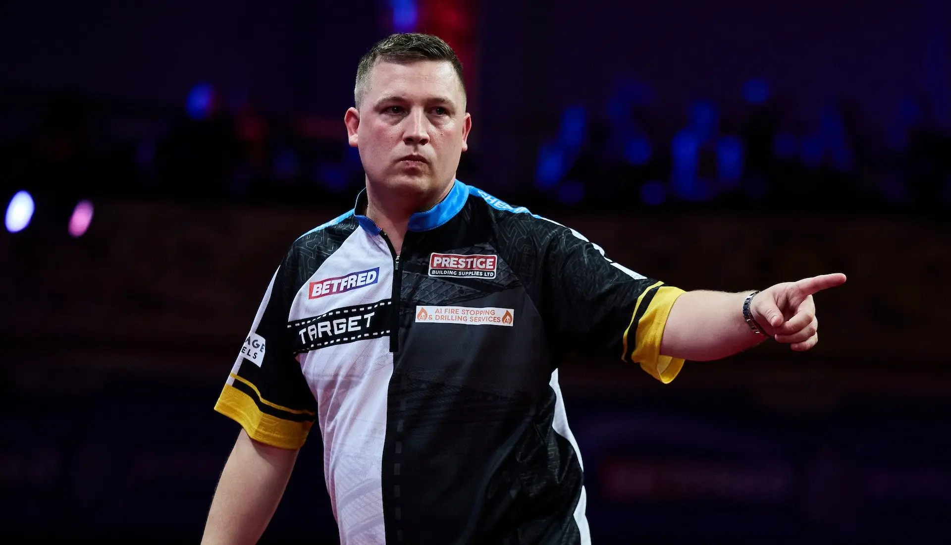 Chris Dobey mit 110er Average ins Achtelfinale der German Darts Championship