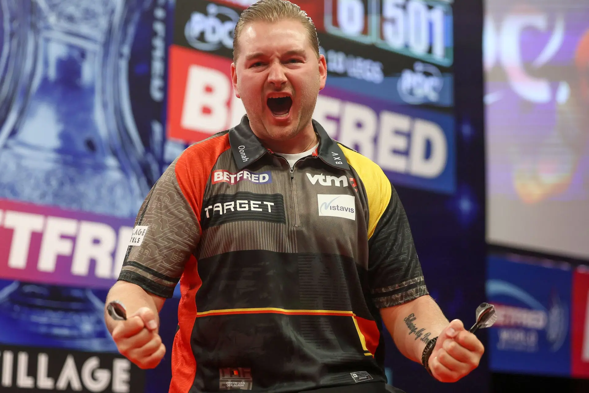 Dimitri Van den Bergh schaltet Weltmeister Luke Humphries aus und trifft im Halbfinale auf Luke Littler