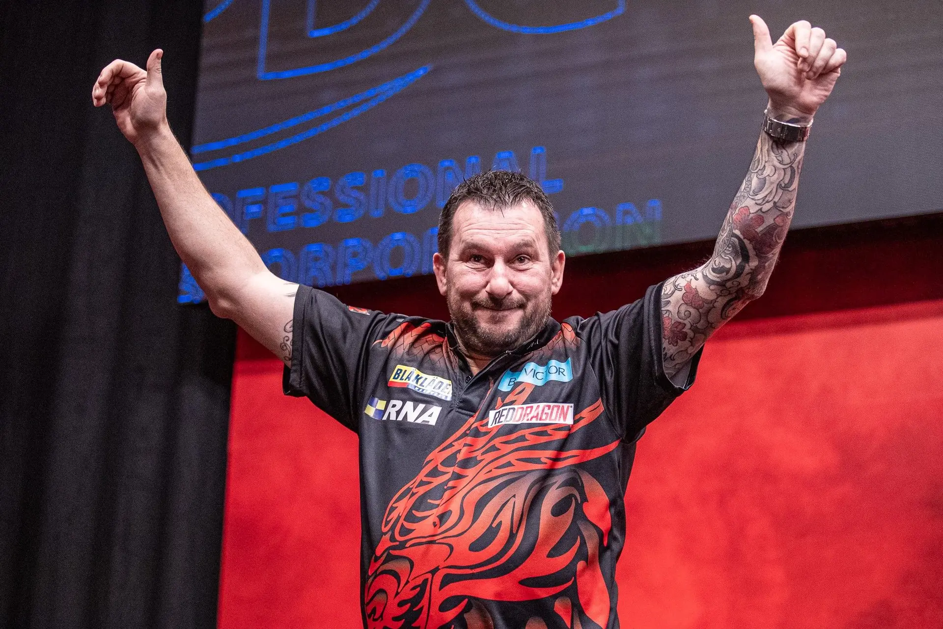 Clayton besiegt Smith; Gilding bei Hungarian Darts Trophy 2024 an Van den Bergh vorbei