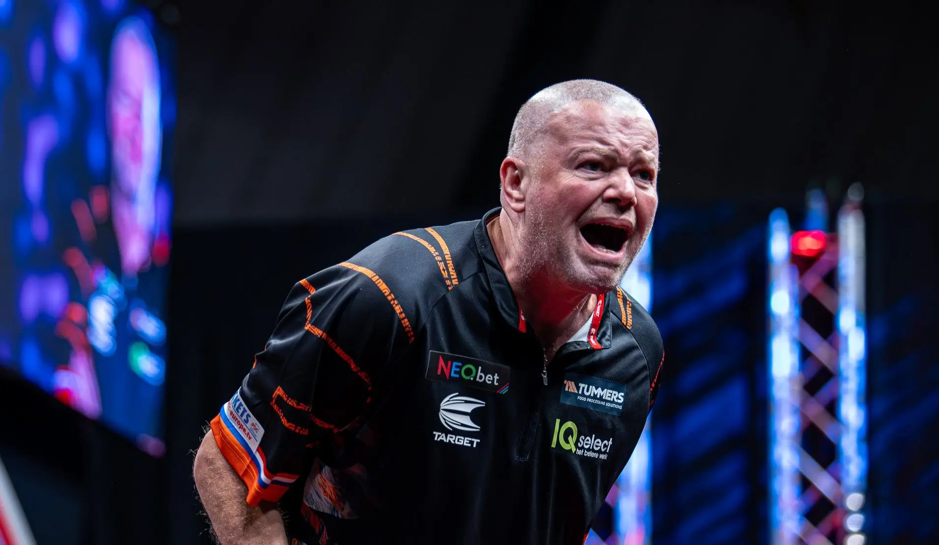 Van Barneveld besiegt Littler mit 104er Average bei Players Championship 26; Rodriguez im Achtelfinale ausgeschieden