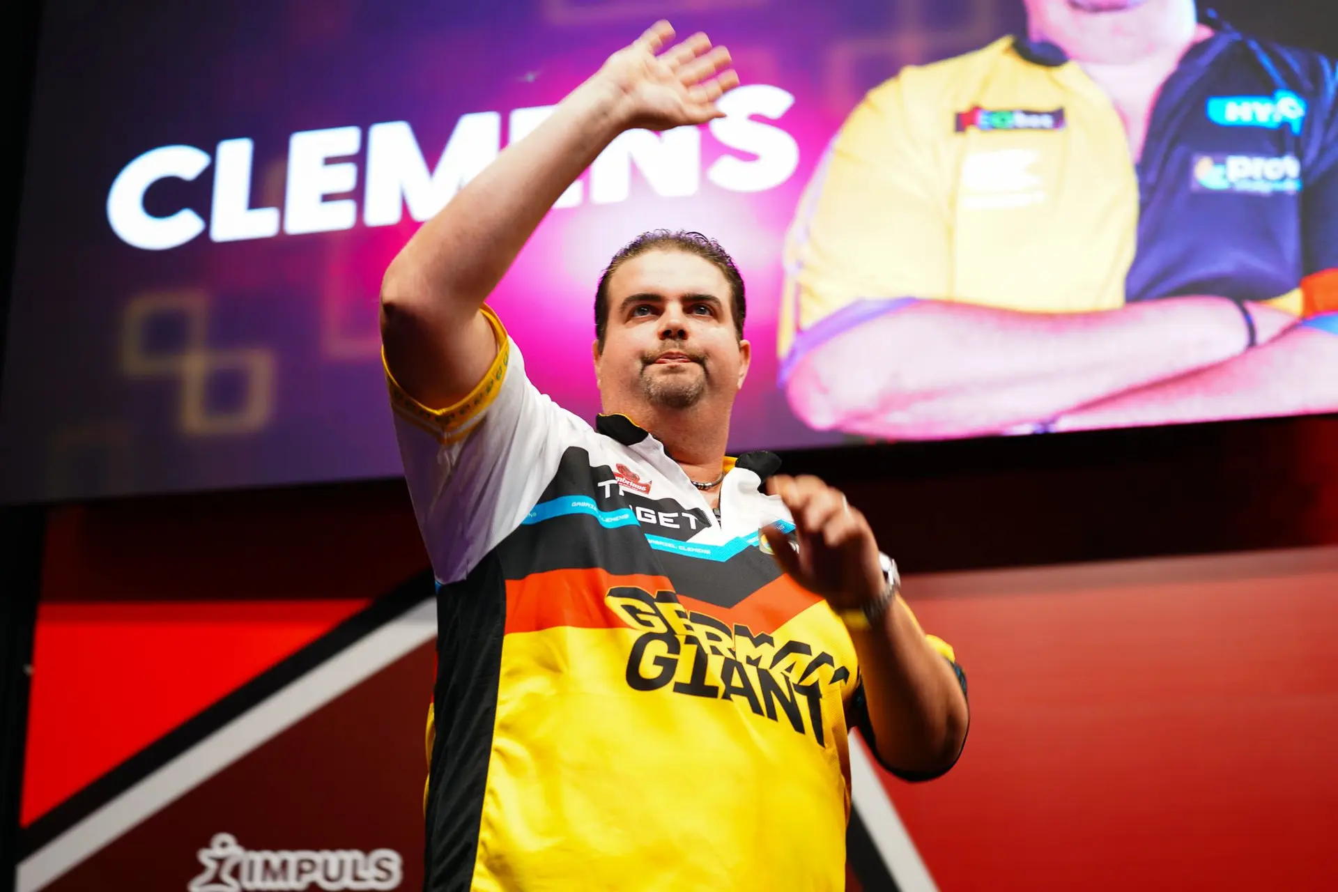 Wie viel Preisgeld können Gabriel Clemens, Luke Littler und Michael van Gerwen bei den World Series of Darts Finals 2025 gewinnen?