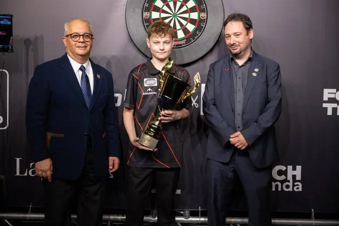 Großes Wochenende für den belgischen Dartsport: Mike De Decker gewinnt World Grand Prix und 13-jähriges Talent gewinnt World Masters
