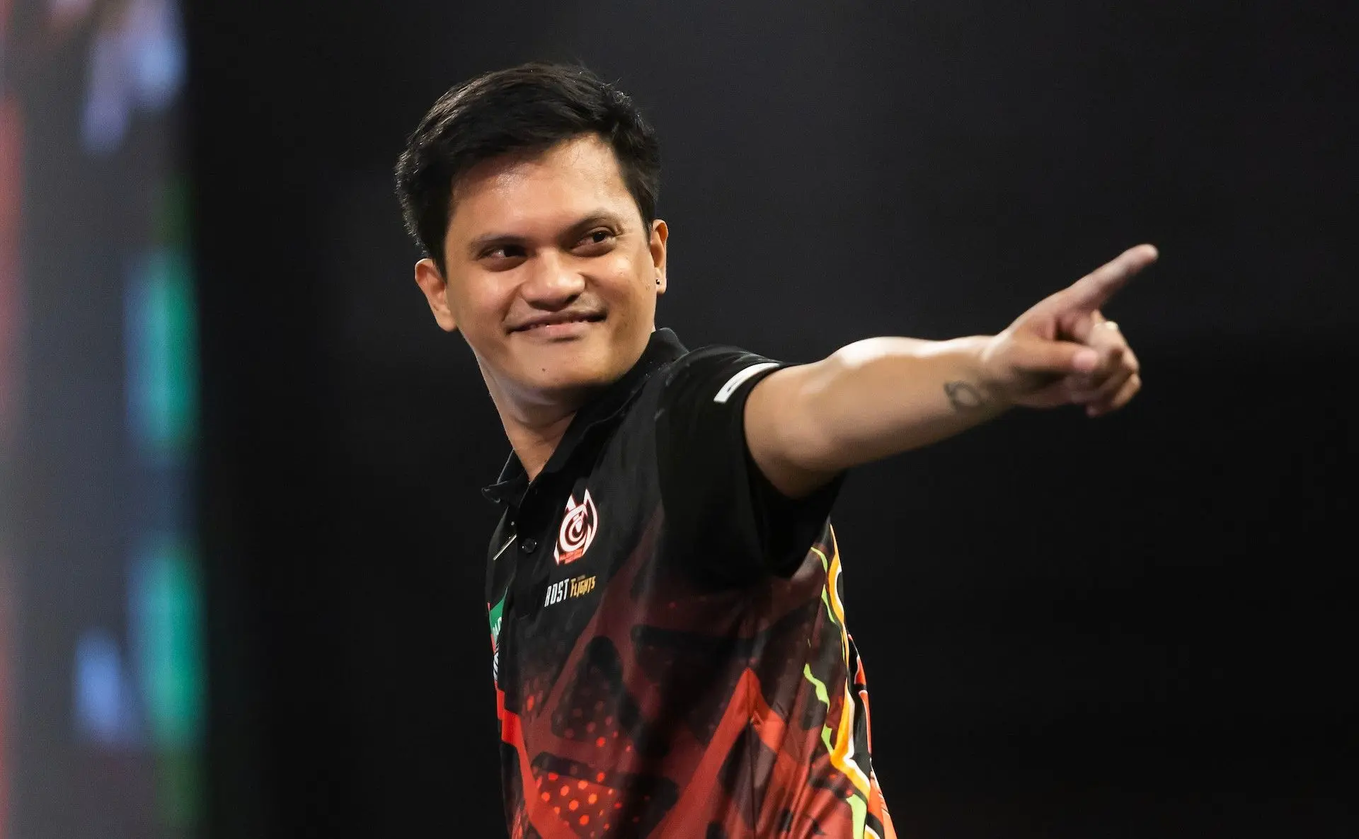 Alexis Toylo schaltet Richard Veenstra bei der Darts WM 2025 aus