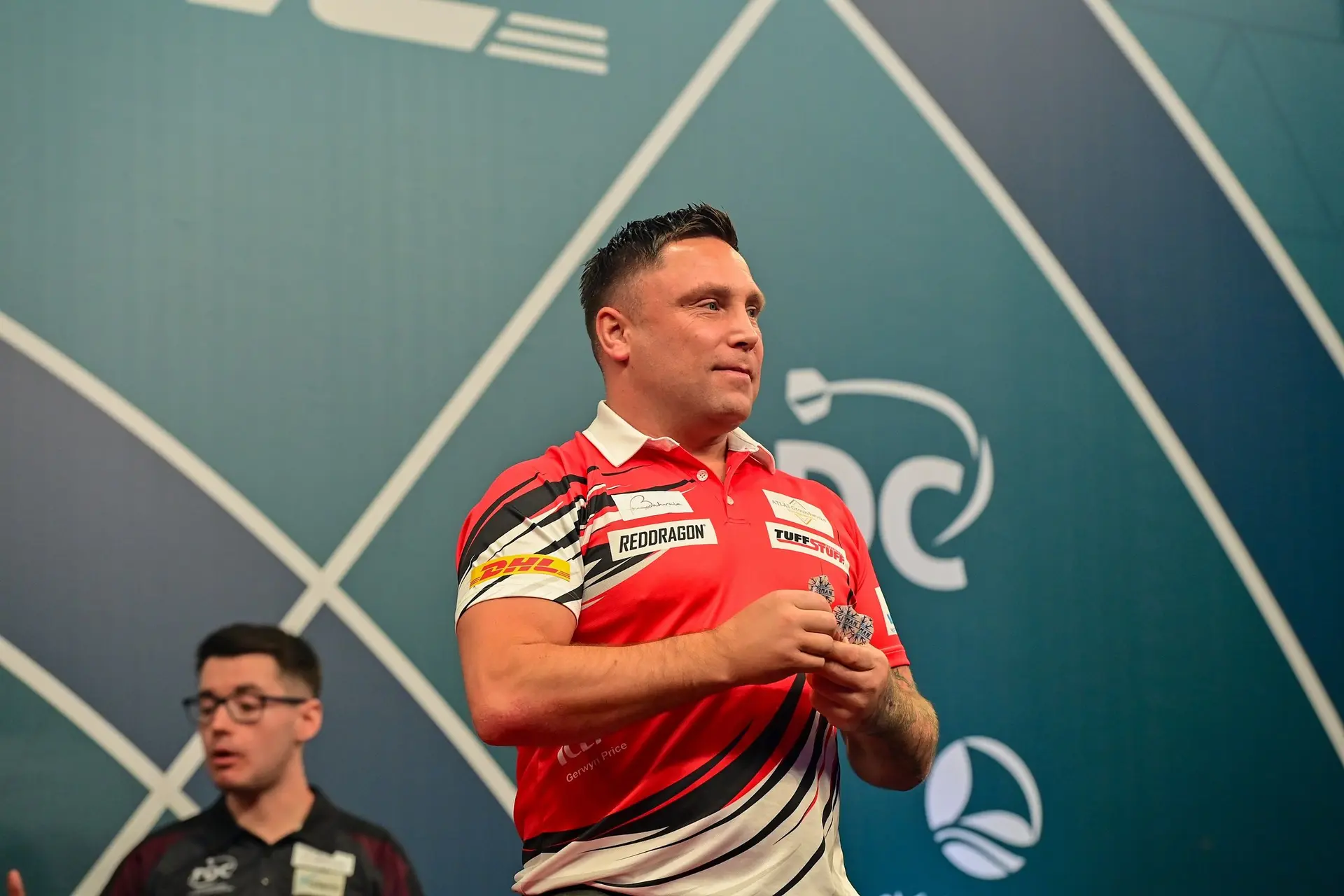 Gerwyn Price zieht nach einem Sieg über Peter Wright ins Finale der Bahrain Darts Masters gegen Stephen Bunting ein