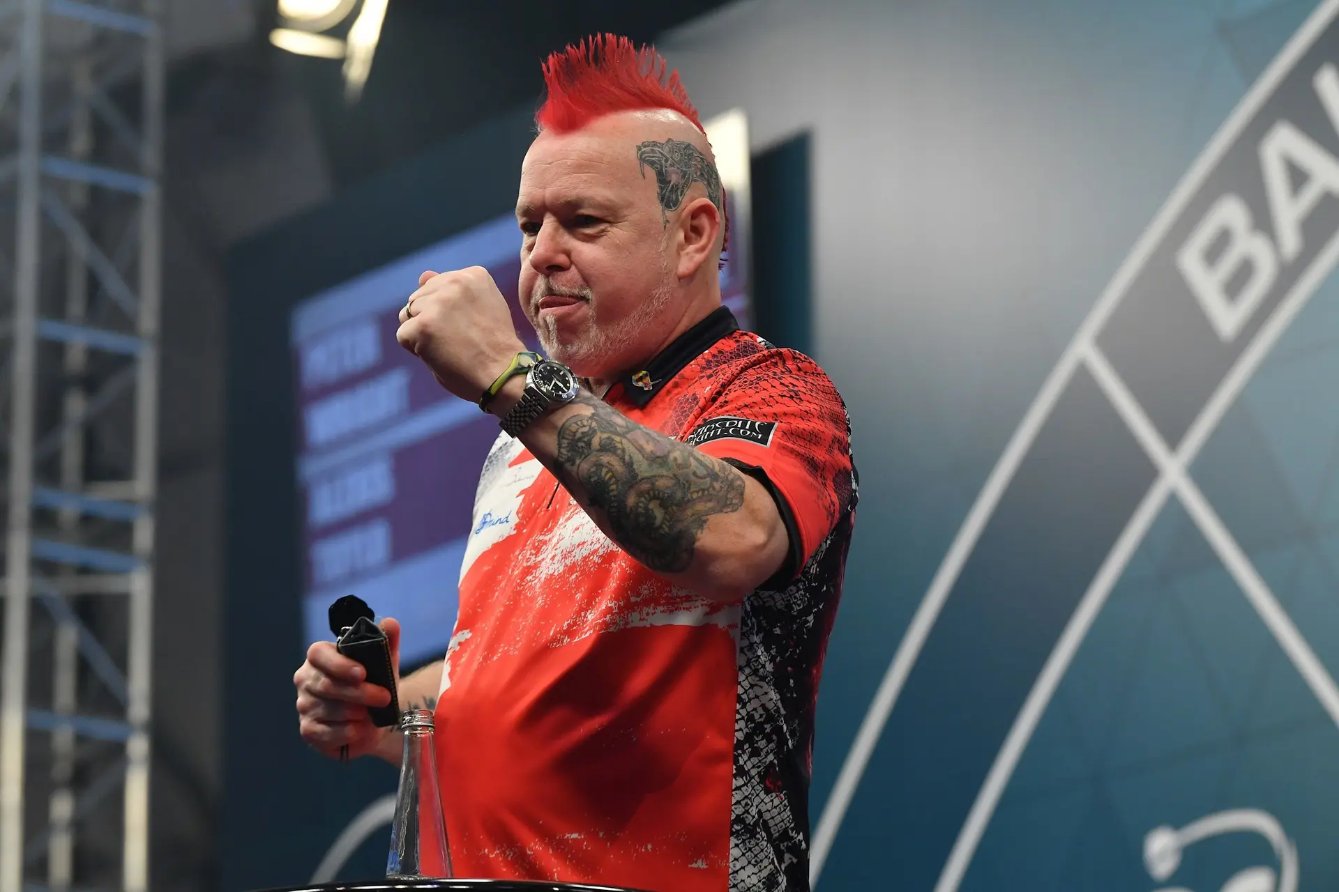 Peter Wright schlägt Doets im Decider Luke Humphries setzt sich bei den 2025 PDC Winmau World Masters gegen Joe Cullen durch