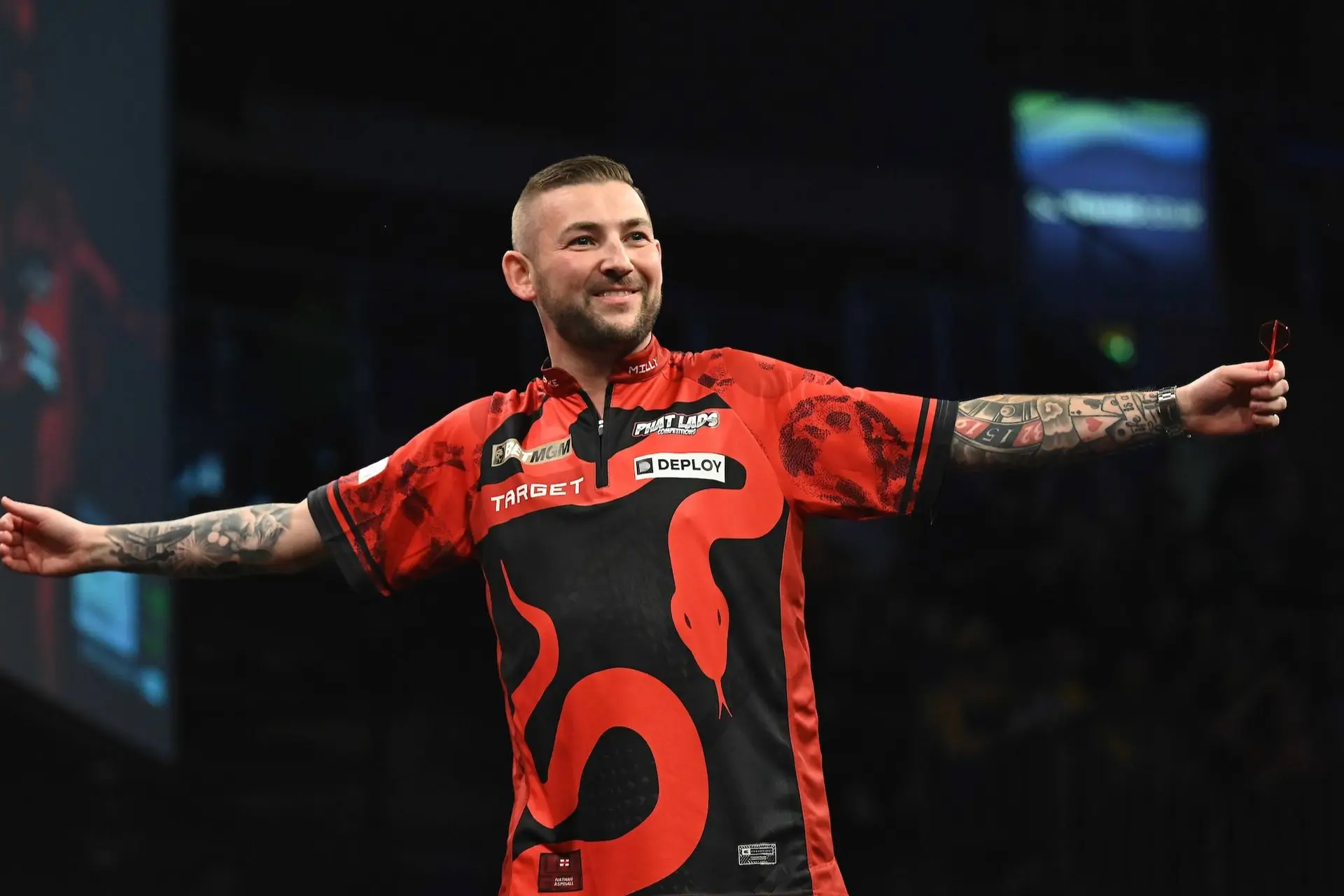 Nathan Aspinall zeigt gute Form bei Exhibition in Swansea