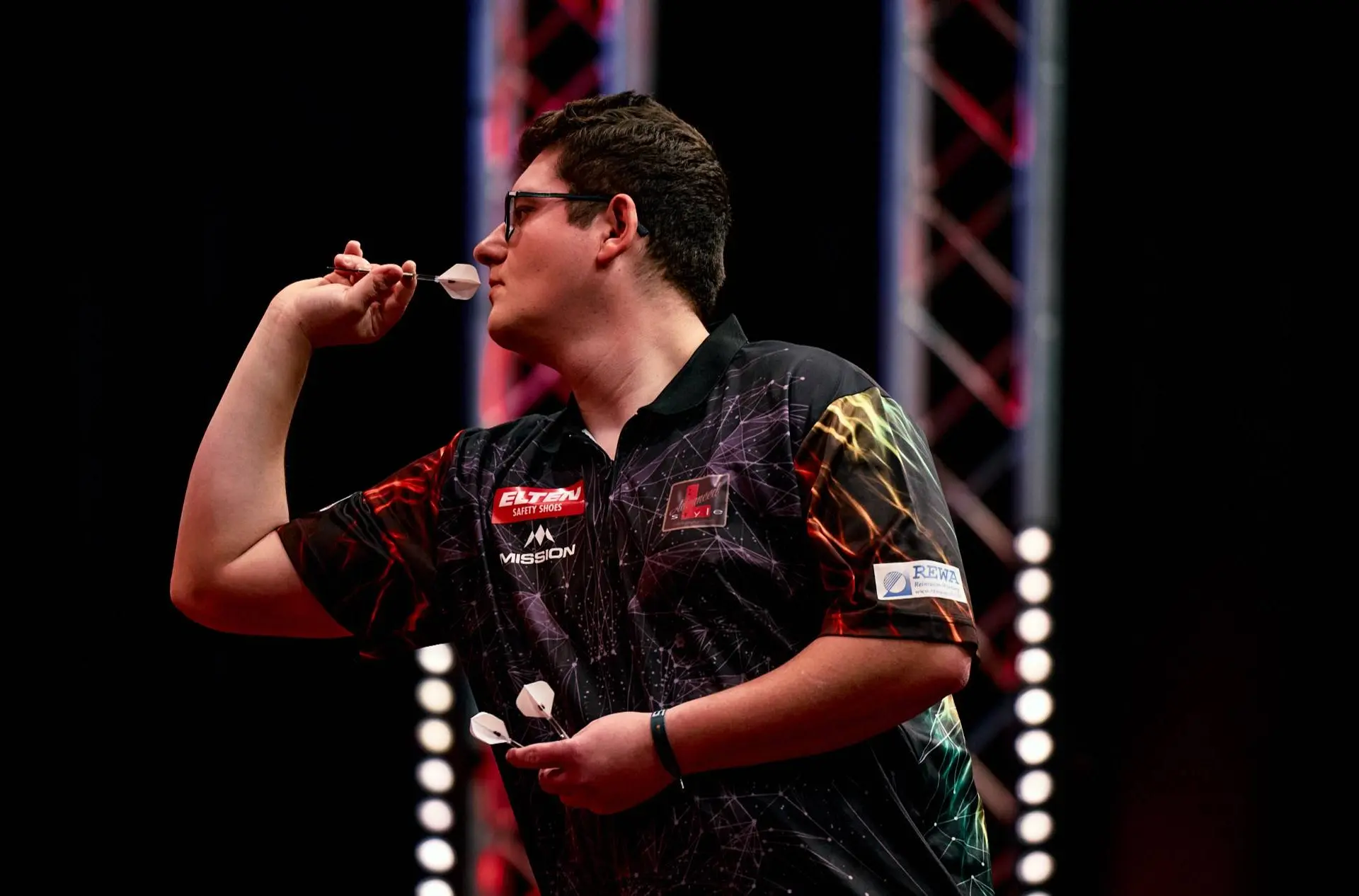 Darts WM Guide – Dominik Grüllich: Von der Q-School zur Weltmeisterschaft – so spielte sich der Youngster in den Ally Pally