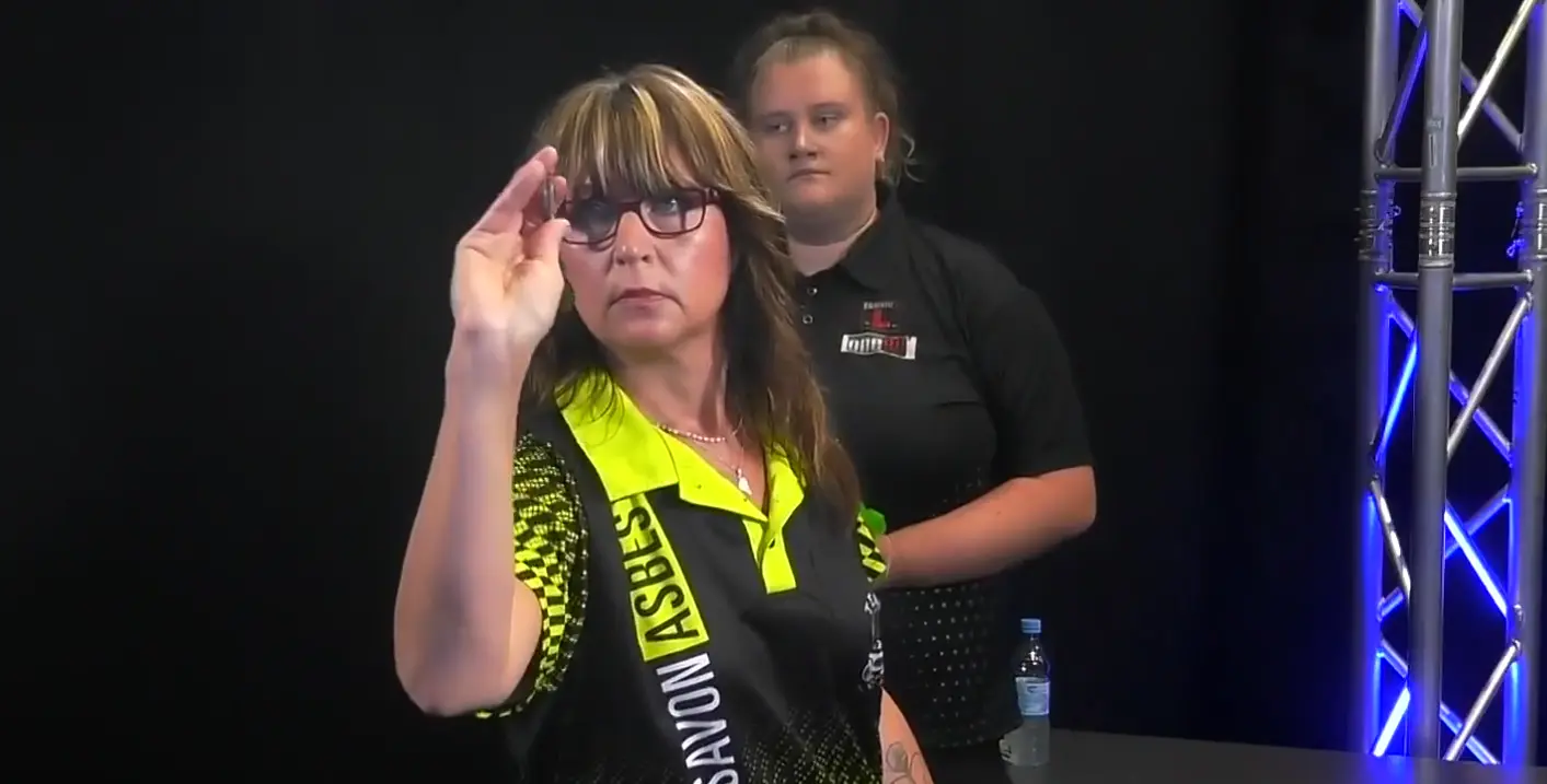 Kirsi Viinikainen besiegt Fallon Sherrock und gewinnt als erste Finnin überhaupt den Titel bei der PDC Women's Series