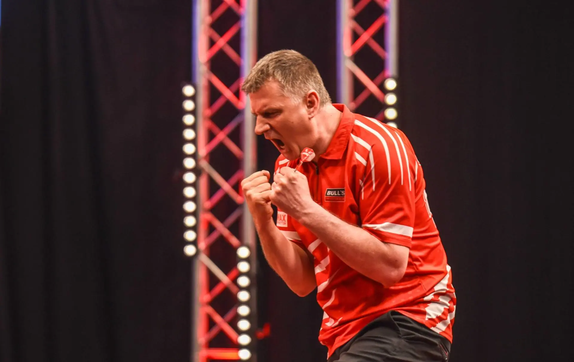 Krzysztof Ratajski schlägt nach langer Durststrecke wieder zu und gewinnt Players Championship 15; Schindler, Grüllich und Pietreczko beste Deutsche