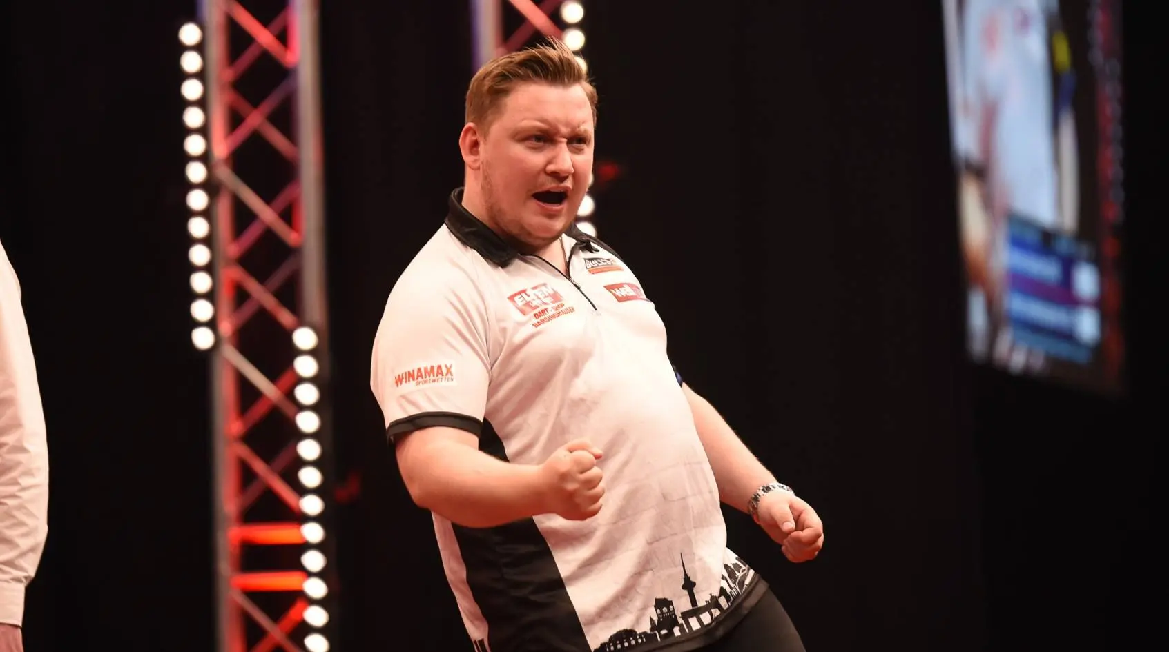 Schindler im Achtelfinale des German Darts Grand Prix – Klose und Weber scheitern knapp