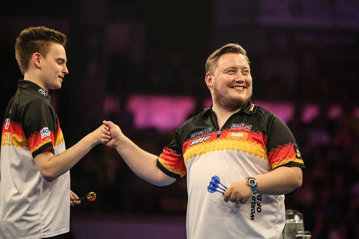 World Cup of Darts 2026: Deutschland begeistert zum Auftakt mit 101er-Average – Belgien patzt, Österreich und Polen überzeugen