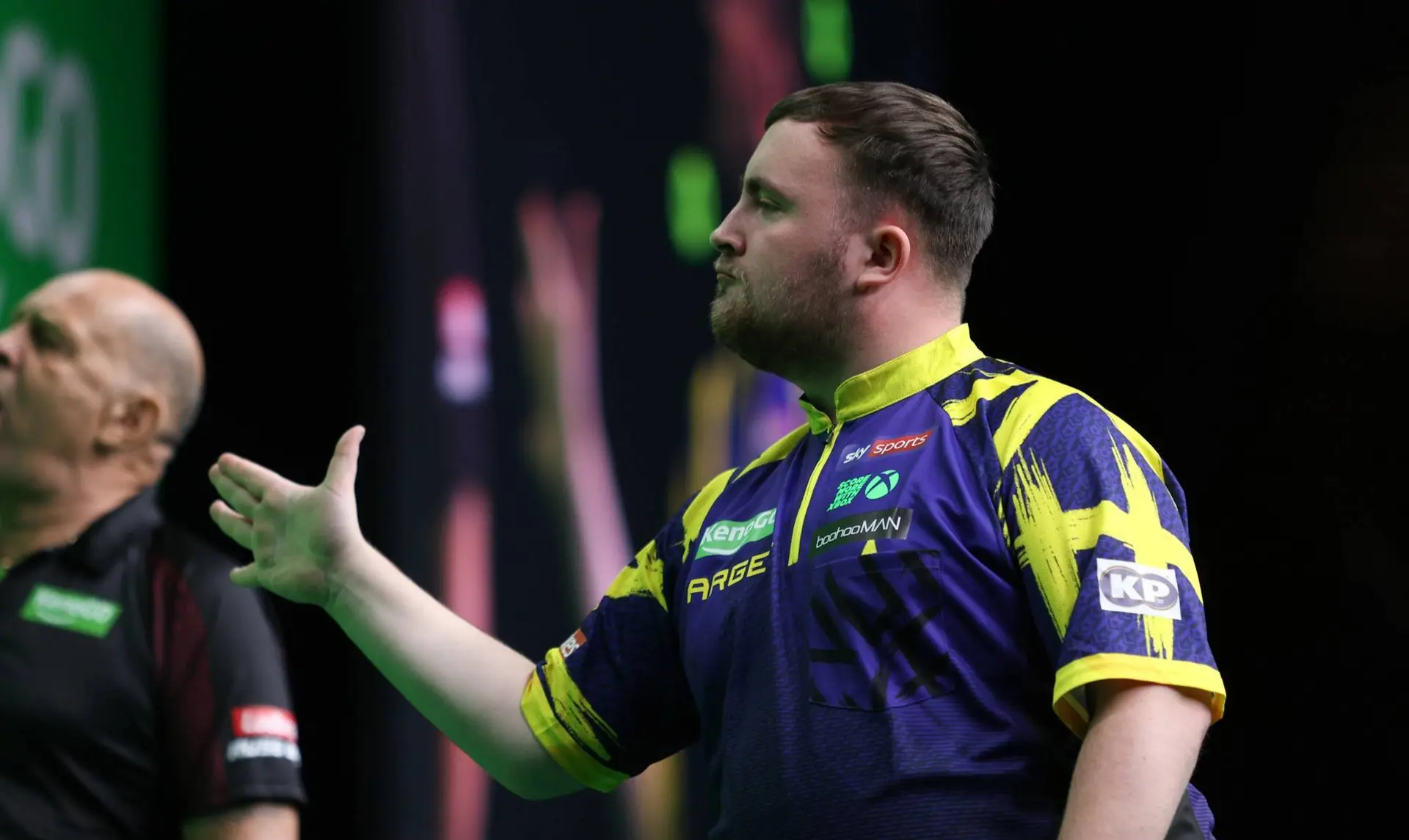 VIDEO: Luke Littler und Stephen Bunting trauen ihren Augen nicht, nachdem sie einen neuseeländischen Magier getroffen haben