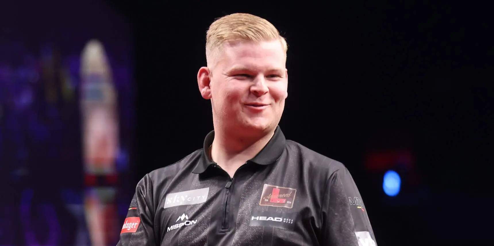 Wie kann man die Flanders Darts Trophy 2025 GRATIS live im TV sehen? Alle DAZN und Pluto TV Sendezeiten im Überblick