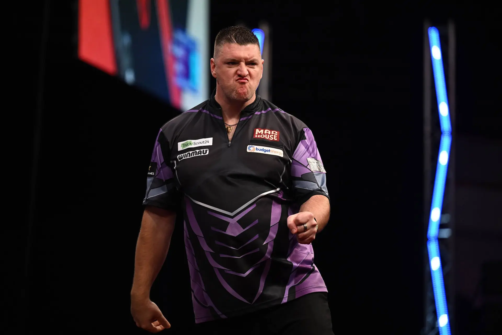 „Adrian Lewis sagte immer wieder, dass Josh Rock im Krankenhaus liege, weil er sich den Rücken verletzt habe, als er mich getragen hat“ – Daryl Gurney lässt sich von Späßen inspirieren