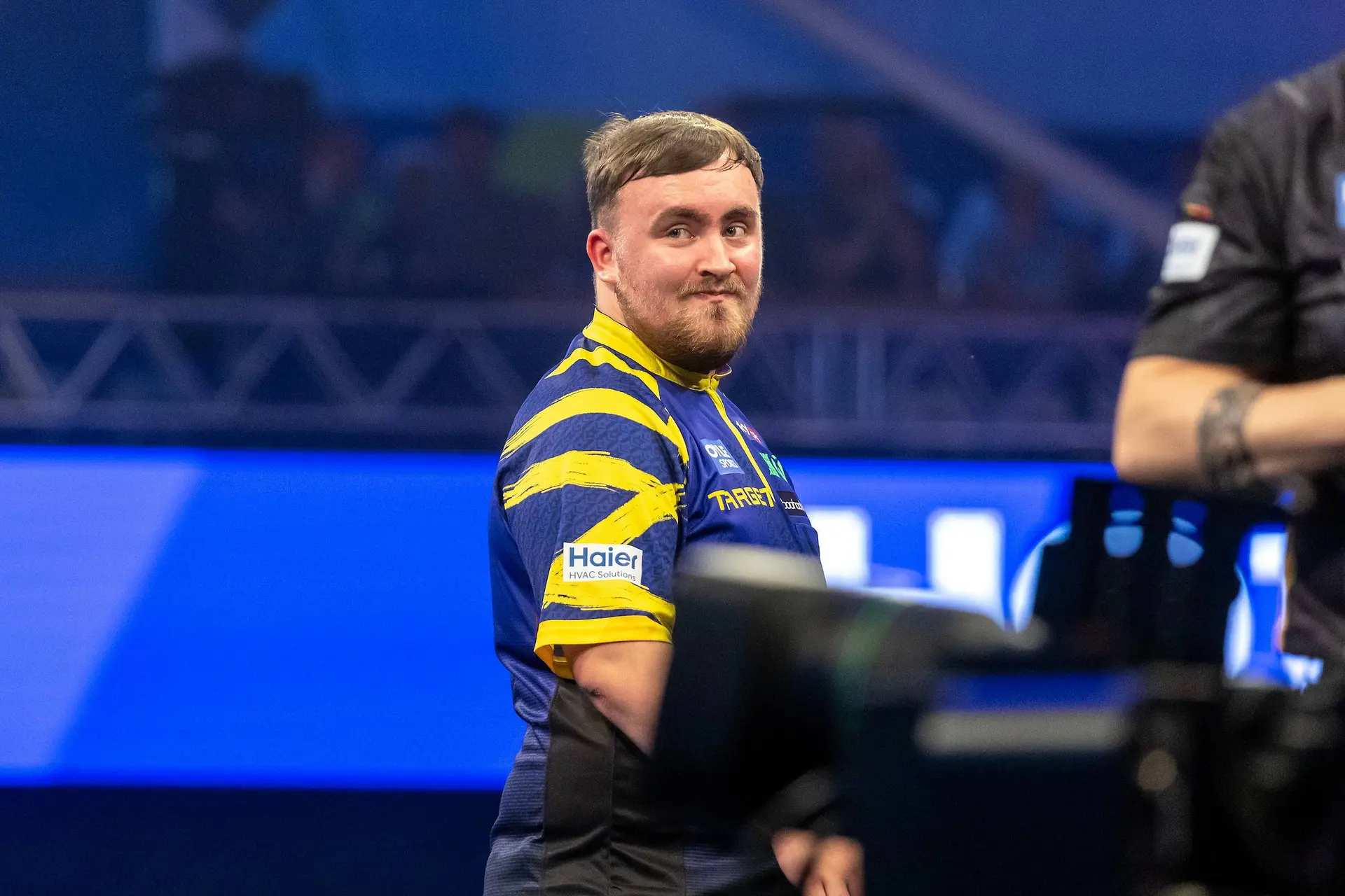 Unantastbar am Oche: Luke Littler hat beim World Grand Prix 2025 noch kein Anwurfleg abgegeben