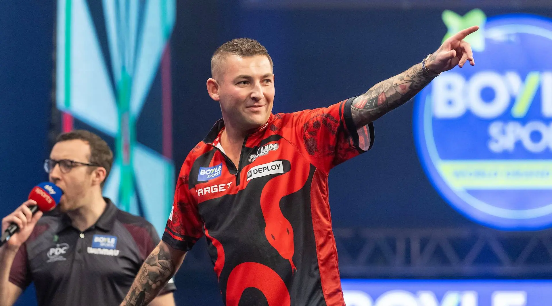 VIDEO: Nathan Aspinall wirft 9-Darter bei Players Championship 31 gegen Steve Lennon